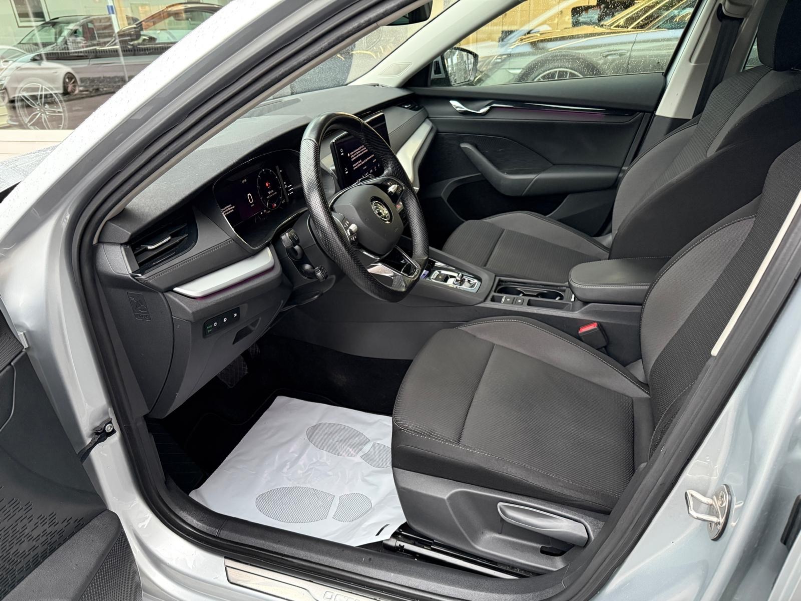 SKODA Octavia Combi 2.0 TDI DSG Ambition 4x4-image-11