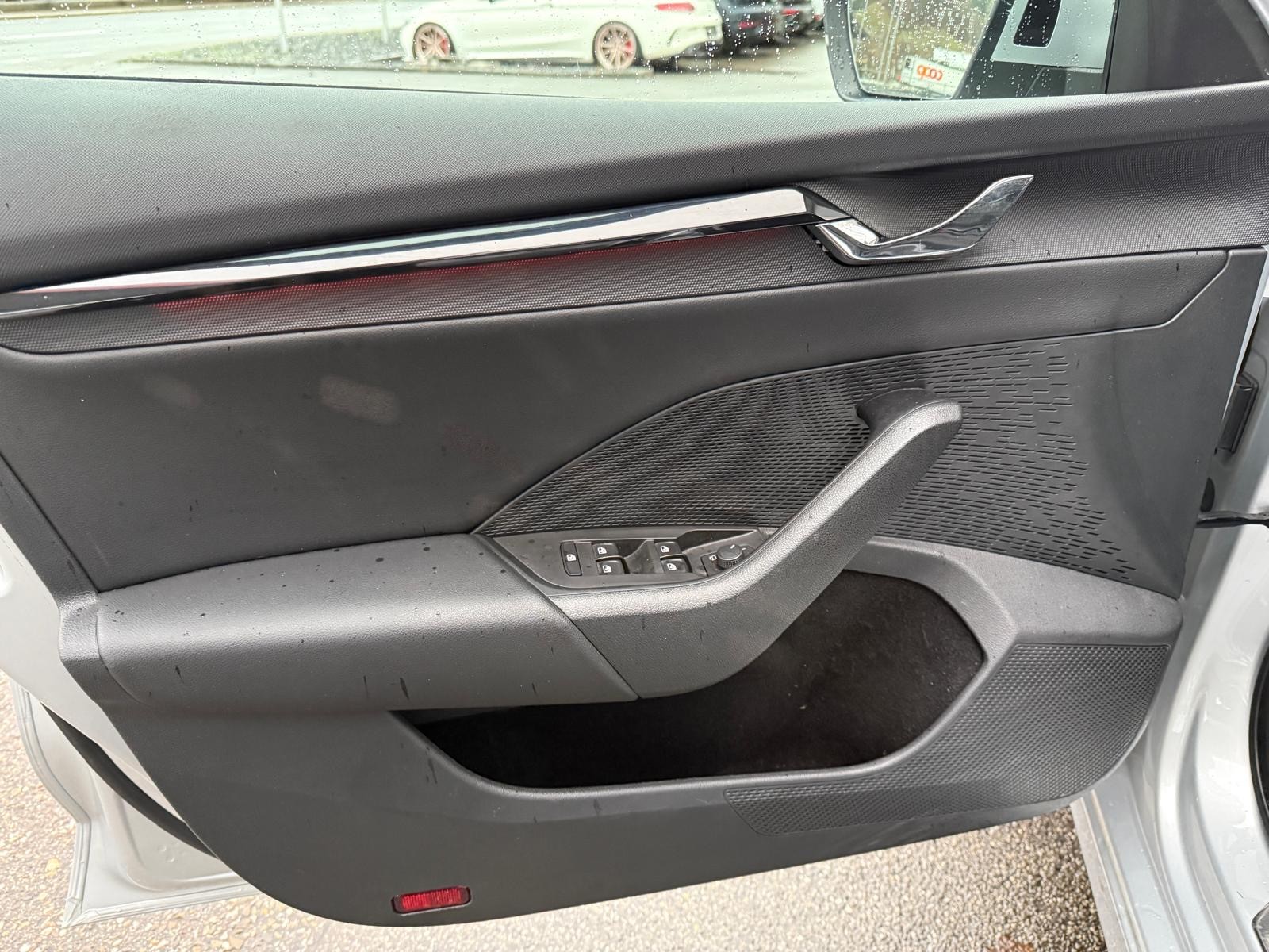 SKODA Octavia Combi 2.0 TDI DSG Ambition 4x4-image-13