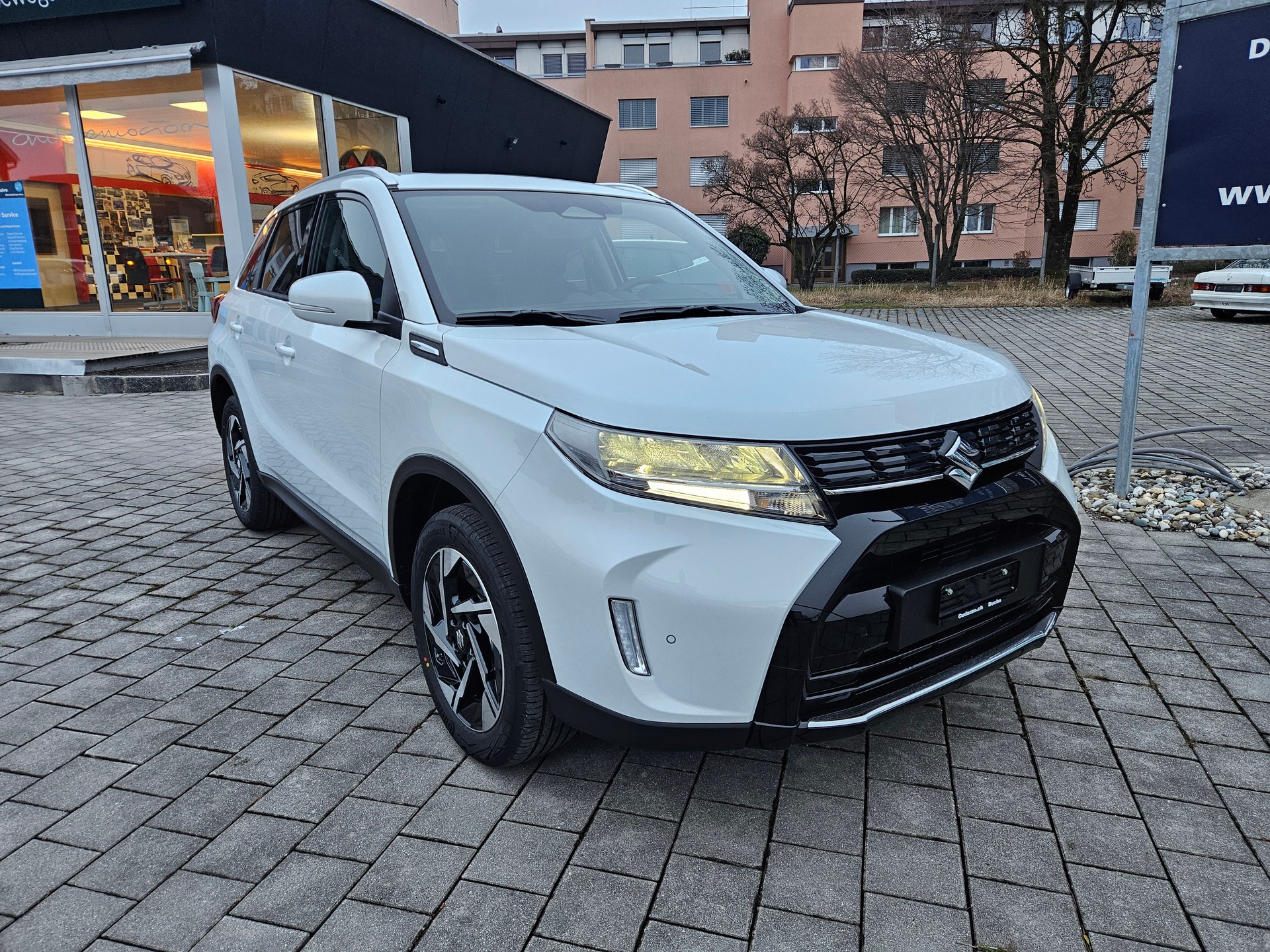 SUZUKI Vitara 1.4 Boosterjet Compact Top 4x4 Hybrid-showroom-element-1