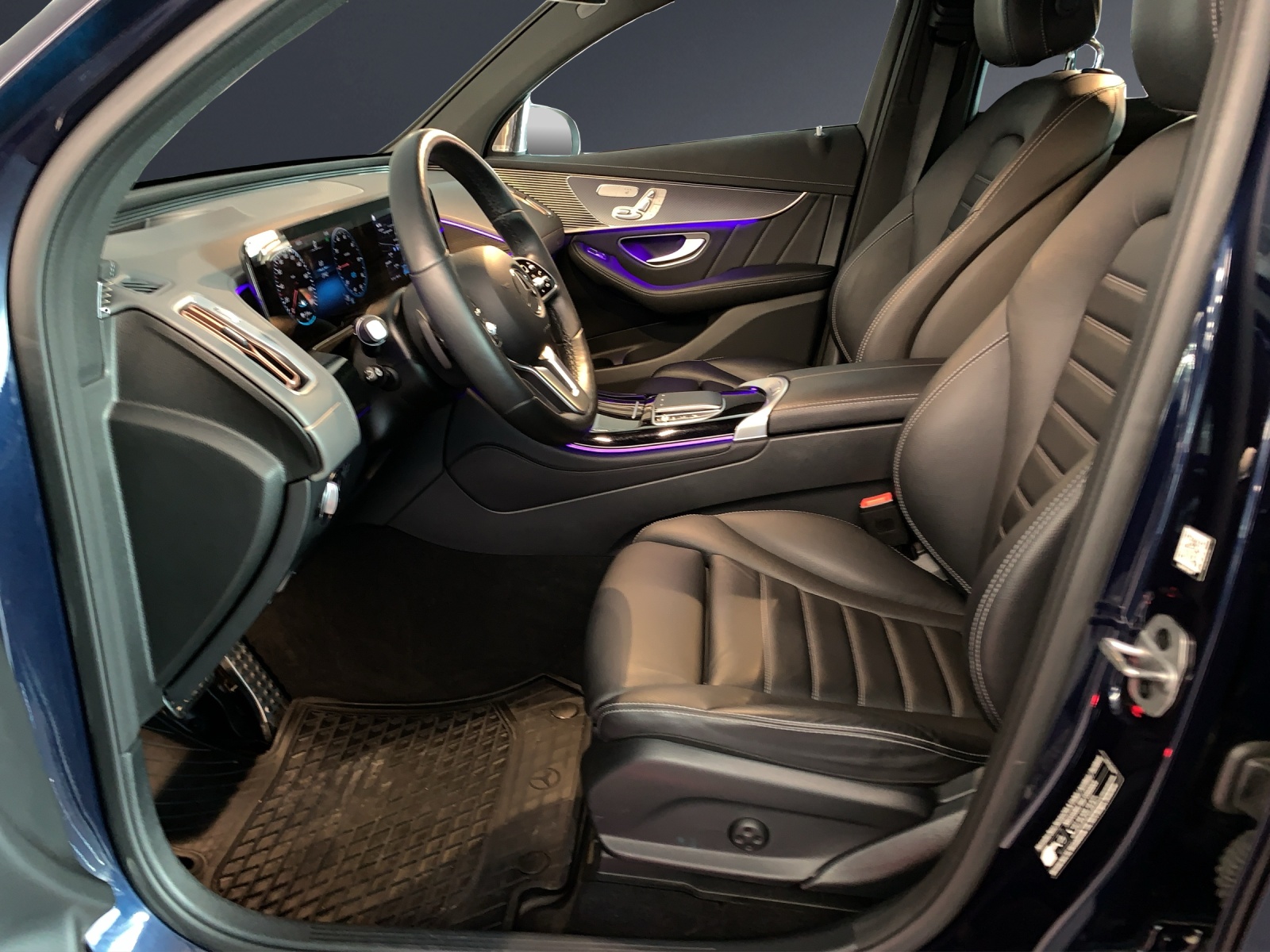 MERCEDES-BENZ EQC 400 AMG Line 4Matic-image-5
