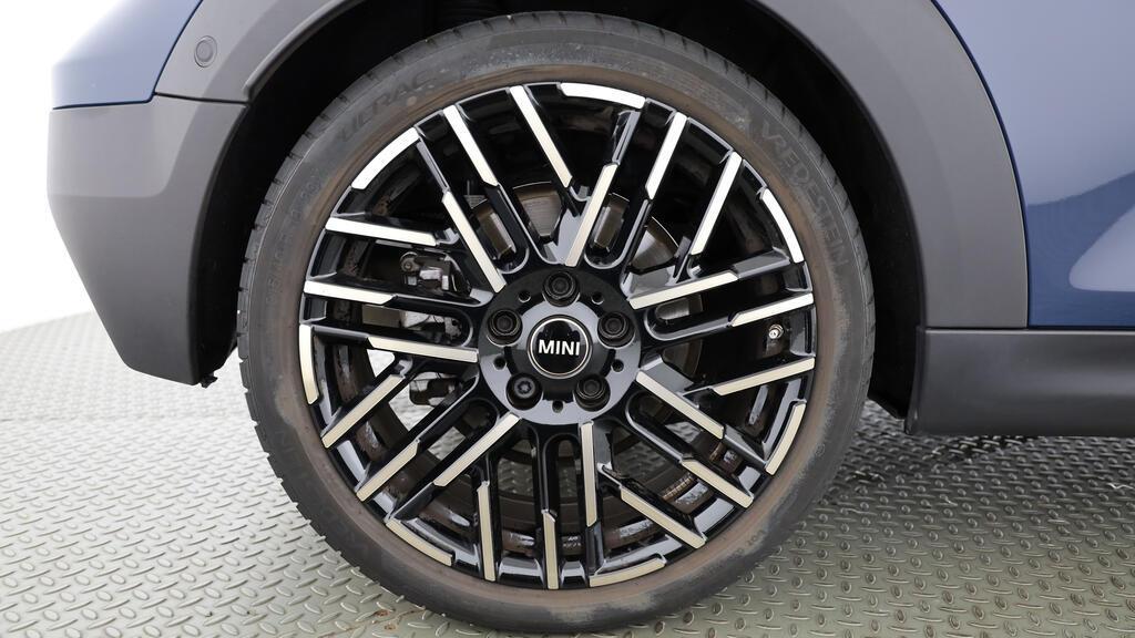 MINI Cooper S Cabrio-image-7