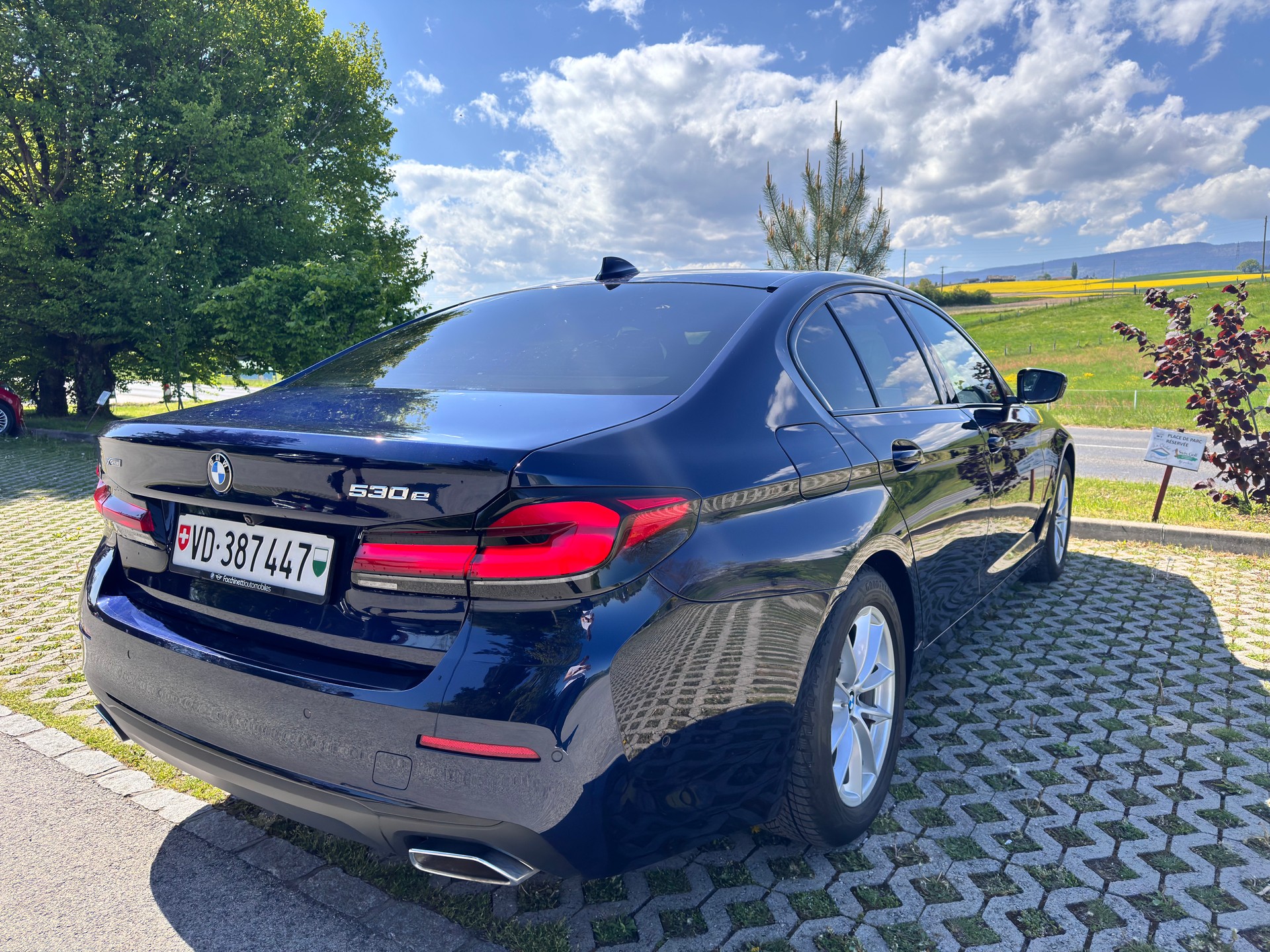 BMW 530e xDrive-image-2