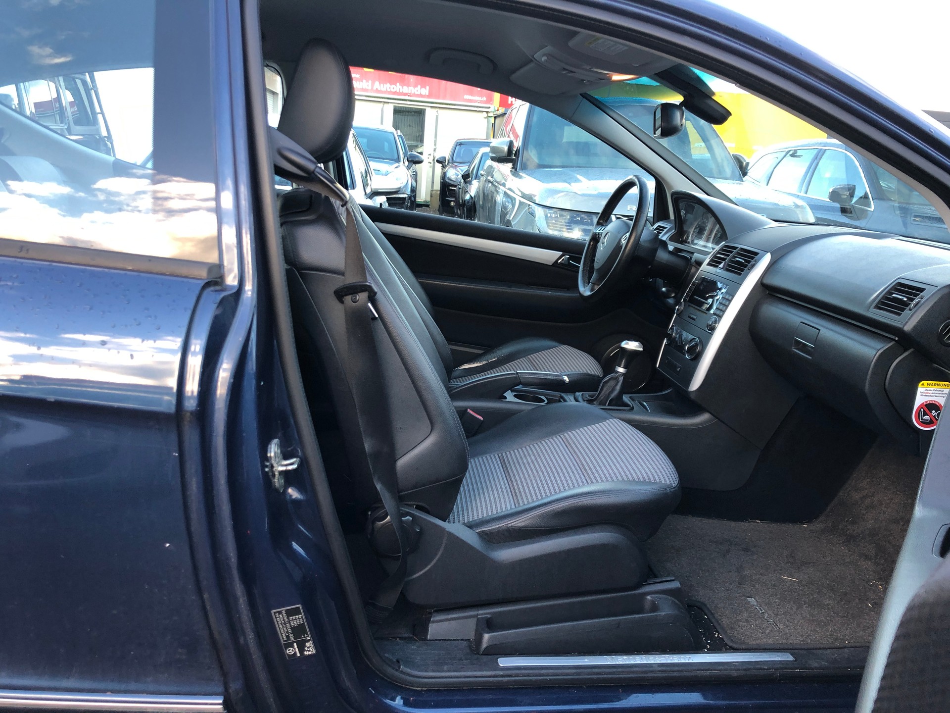 MERCEDES-BENZ A 200 CDI Avantgarde-image-9