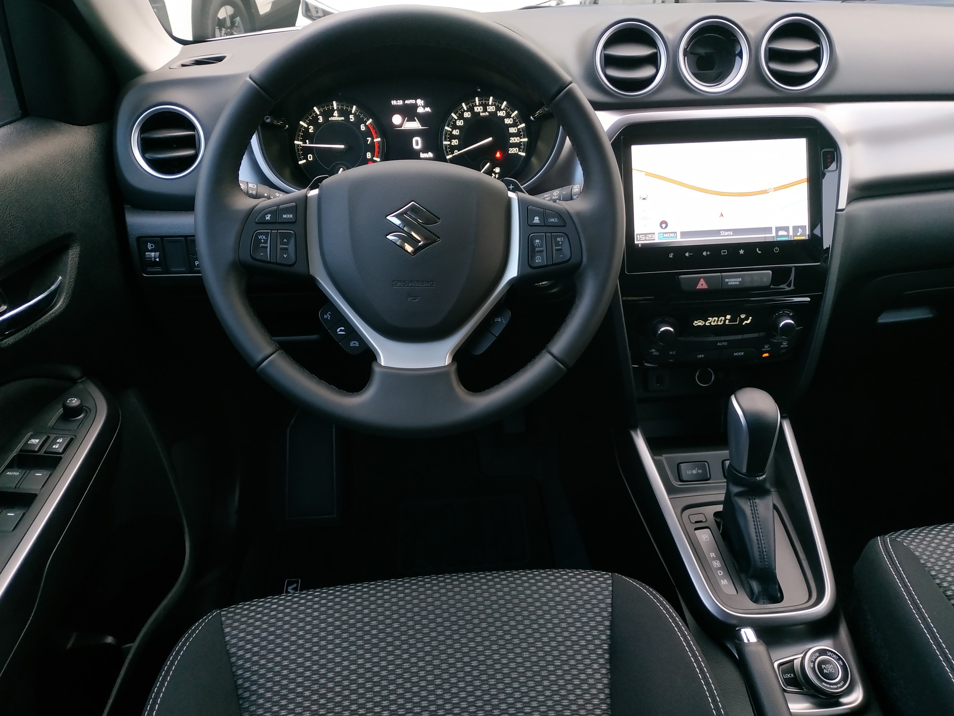 SUZUKI Vitara 1.4 Boosterjet Compact + 4x4 Hybrid Automatic-image-10