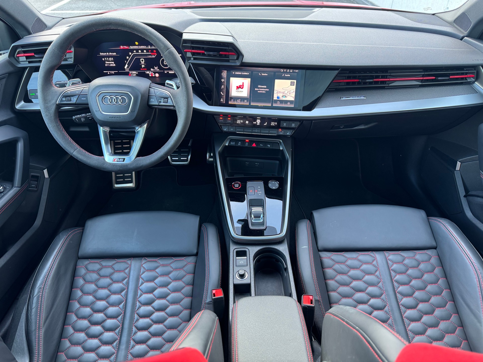 AUDI RS3 Sportback 2.5 TSI quattro S-tronic-image-11