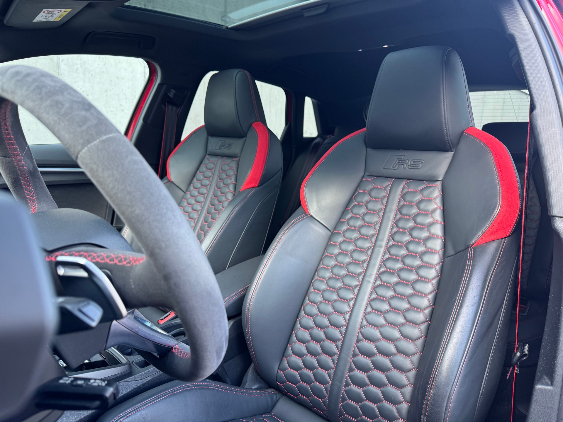 AUDI RS3 Sportback 2.5 TSI quattro S-tronic-image-13