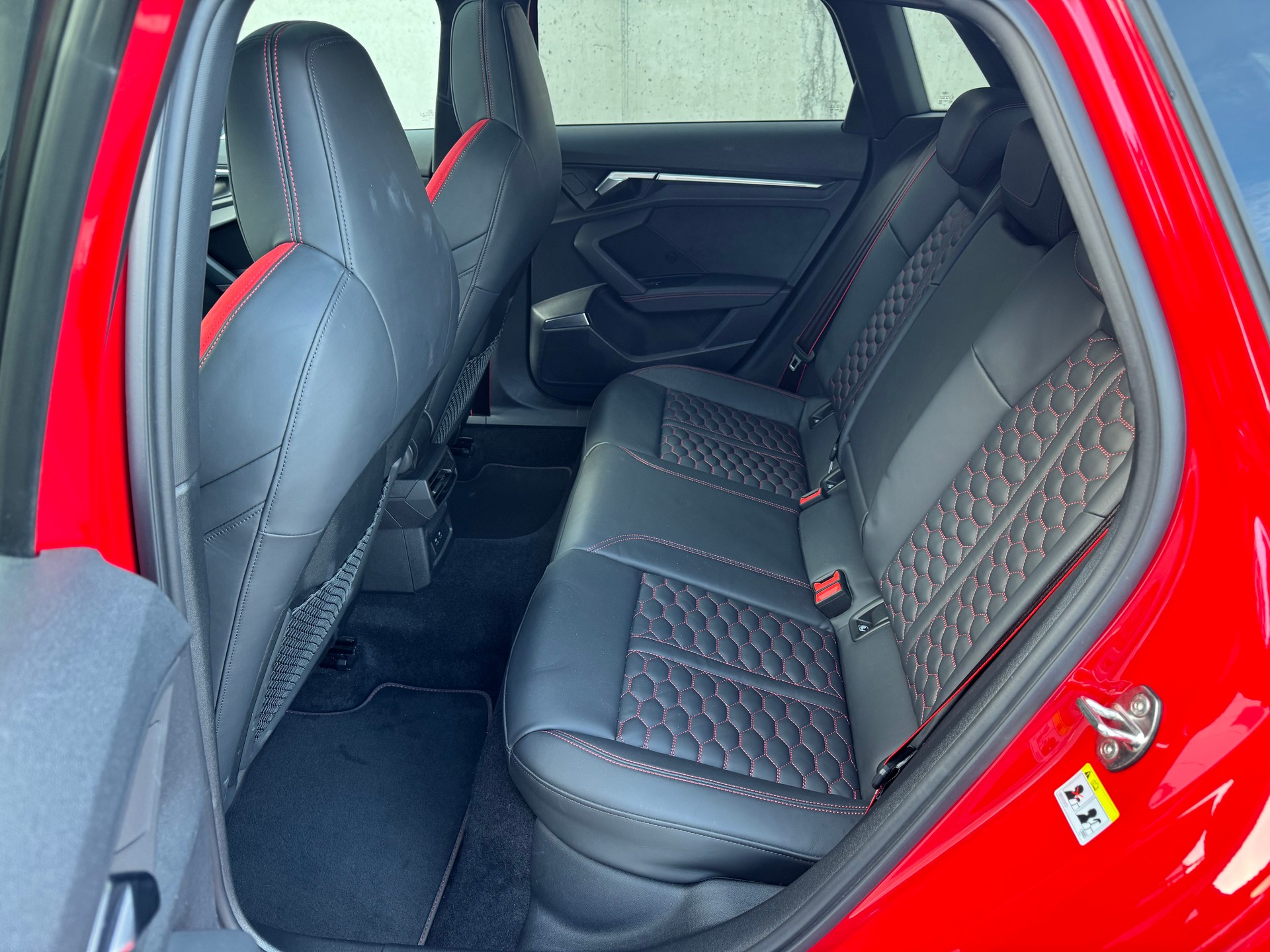 AUDI RS3 Sportback 2.5 TSI quattro S-tronic-image-14