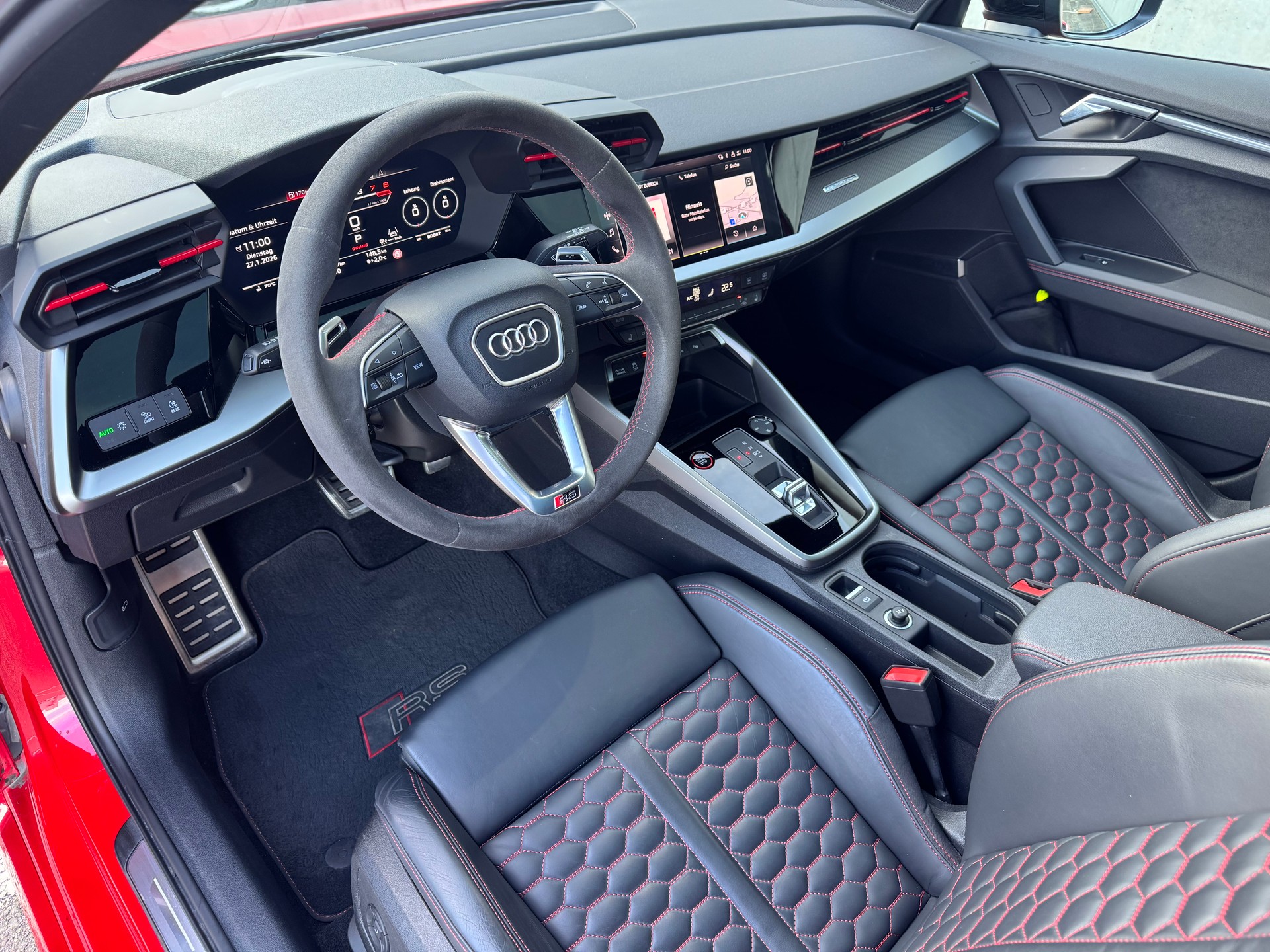 AUDI RS3 Sportback 2.5 TSI quattro S-tronic-image-10
