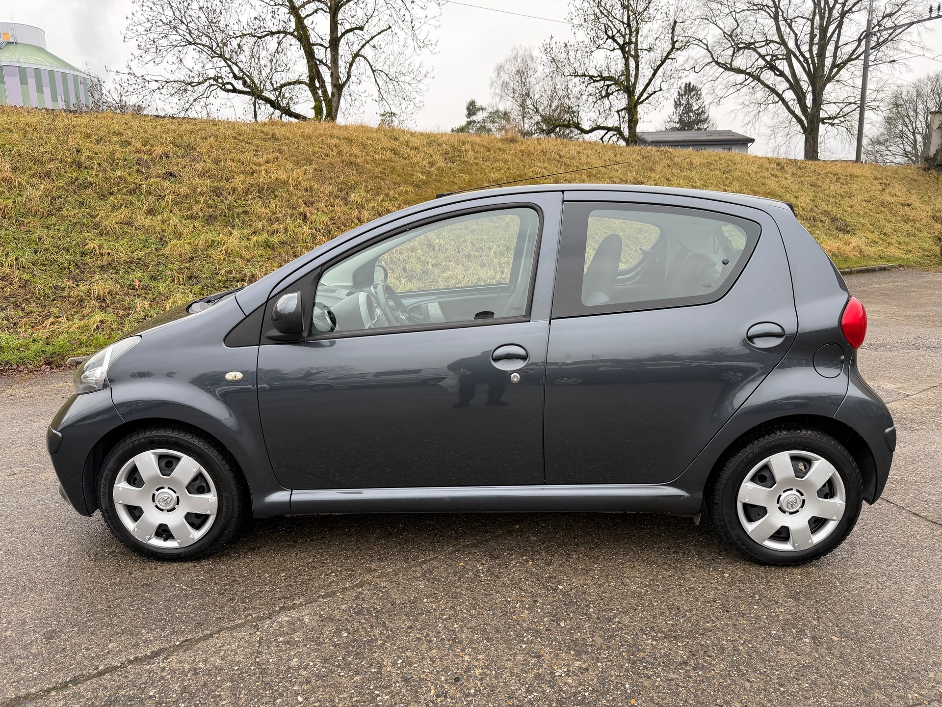 TOYOTA Aygo 1.0 Linea Luna Cool-image-1