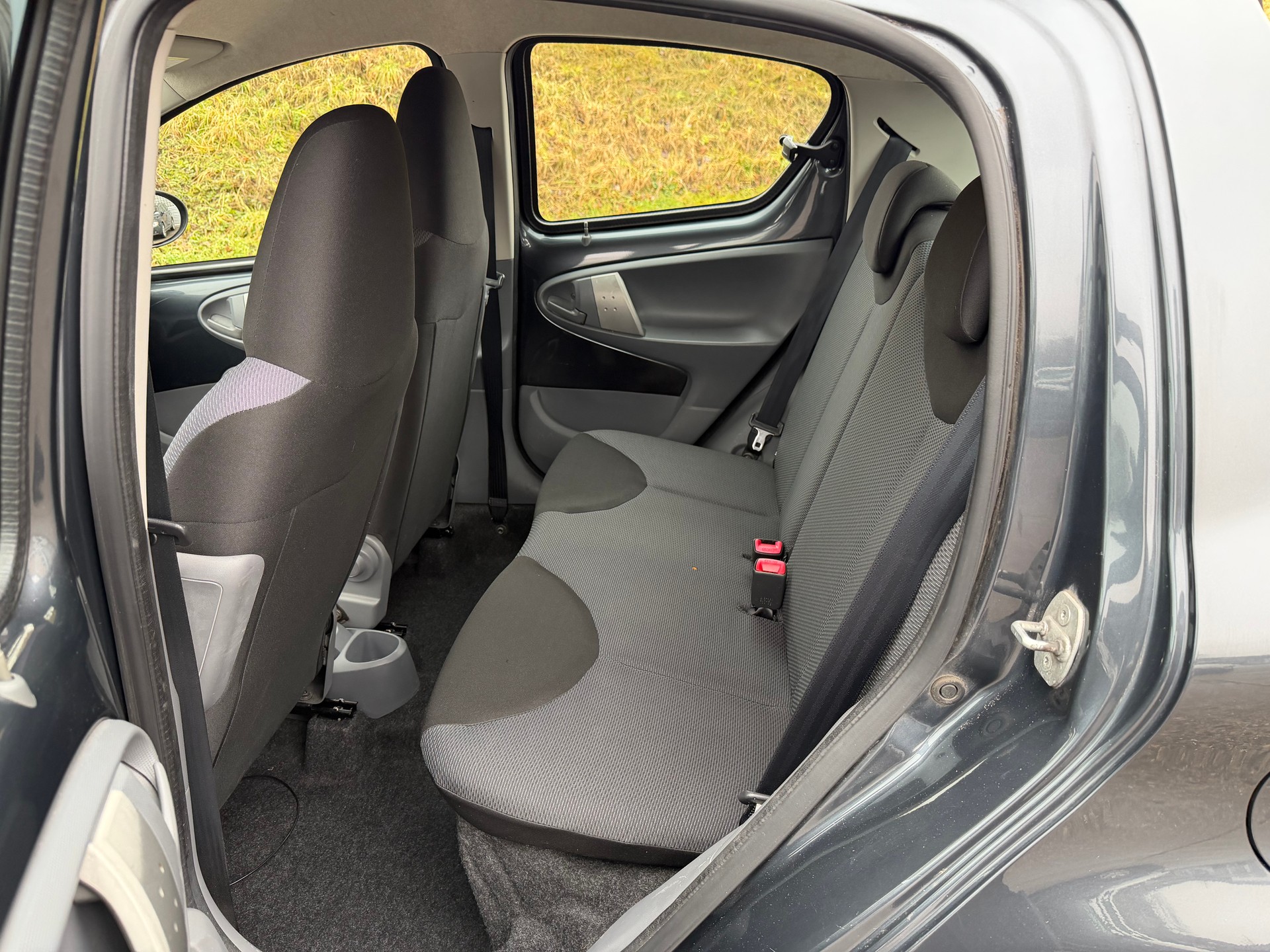 TOYOTA Aygo 1.0 Linea Luna Cool-image-12