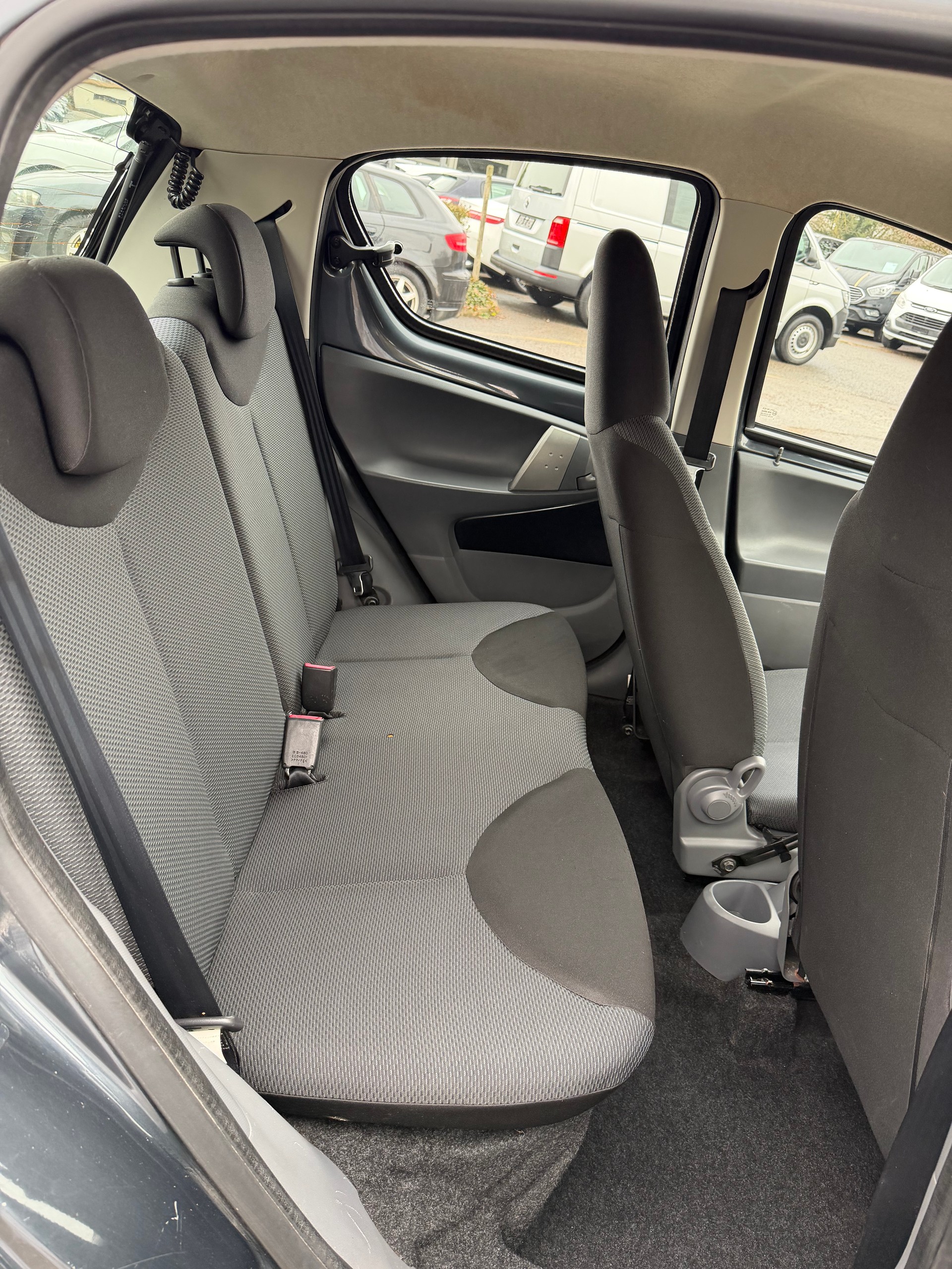 TOYOTA Aygo 1.0 Linea Luna Cool-image-13