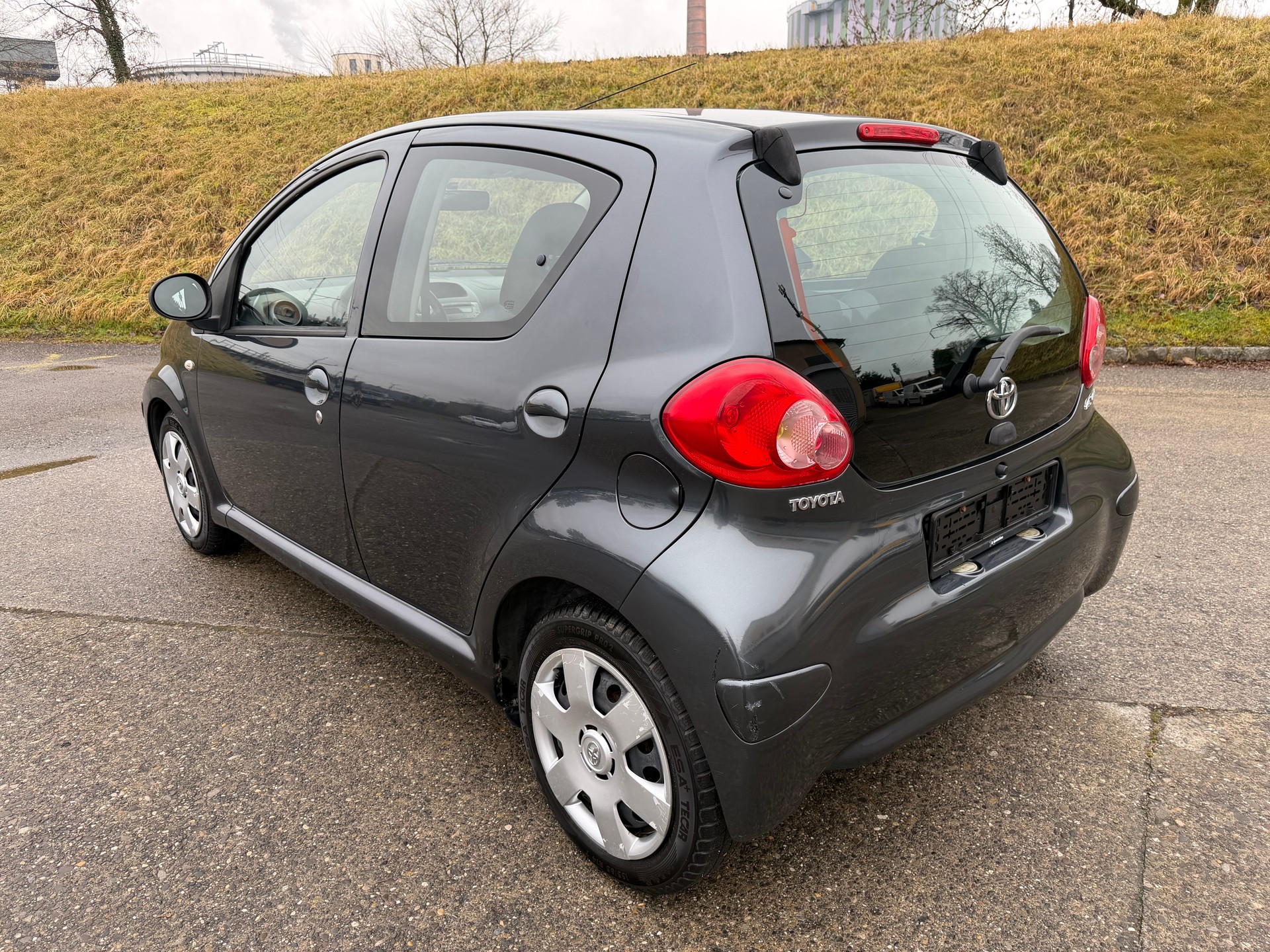 TOYOTA Aygo 1.0 Linea Luna Cool-image-2