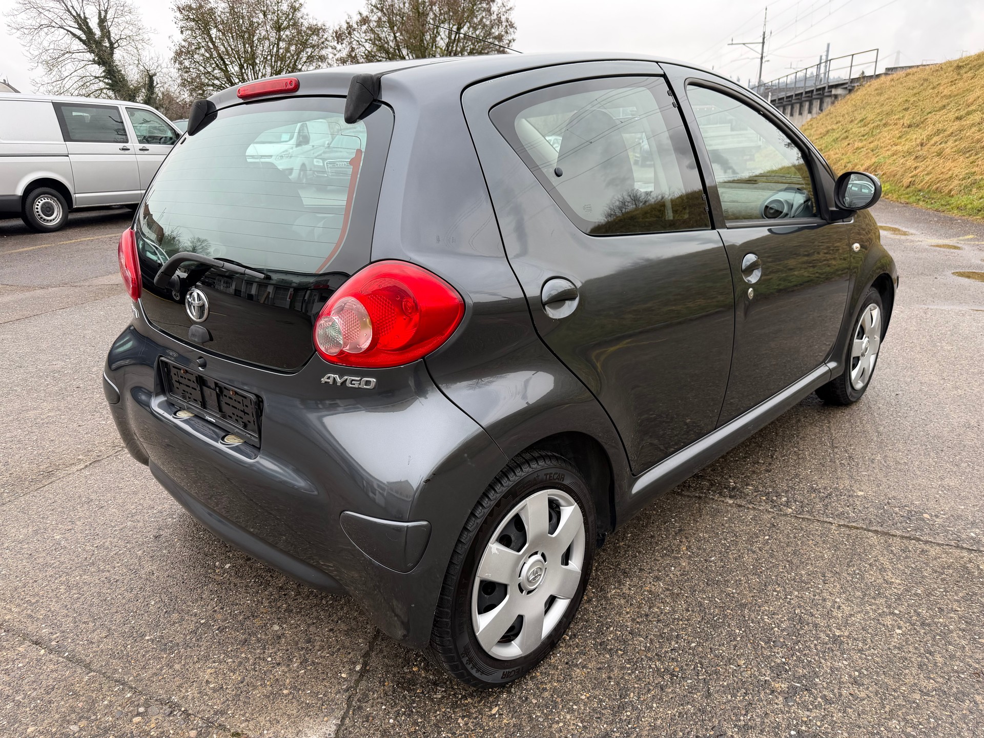 TOYOTA Aygo 1.0 Linea Luna Cool-image-4