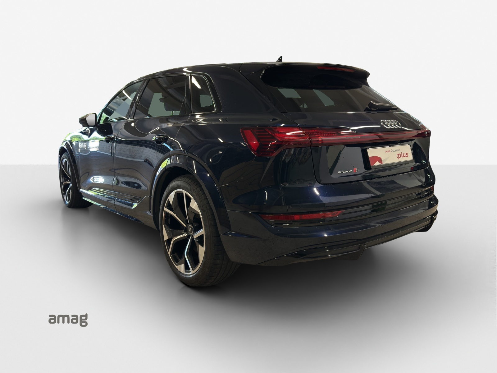 AUDI e-tron S quattro-image-4