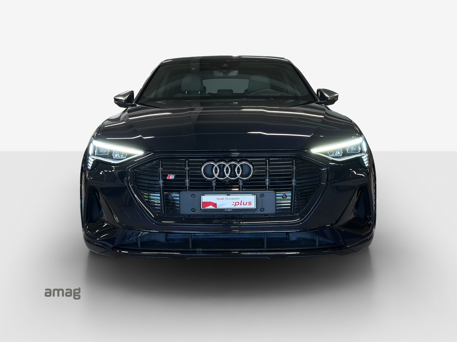AUDI e-tron S quattro-image-17