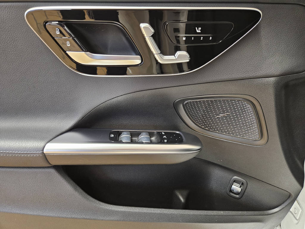MERCEDES-BENZ C 220 d 4Matic Kombi AMG Line Swiss Star-image-8