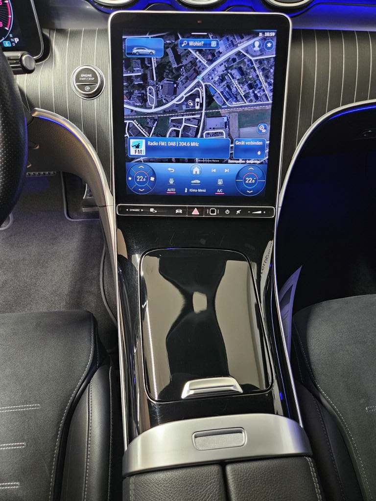 MERCEDES-BENZ C 220 d 4Matic Kombi AMG Line Swiss Star-image-9