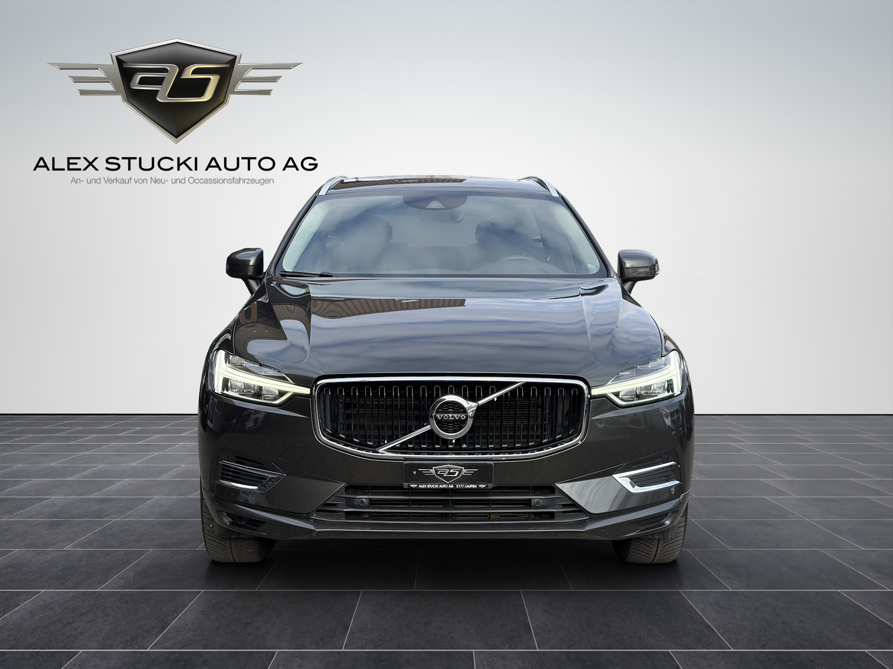 VOLVO XC60 T8 eAWD Momentum Geartronic-showroom-element-1