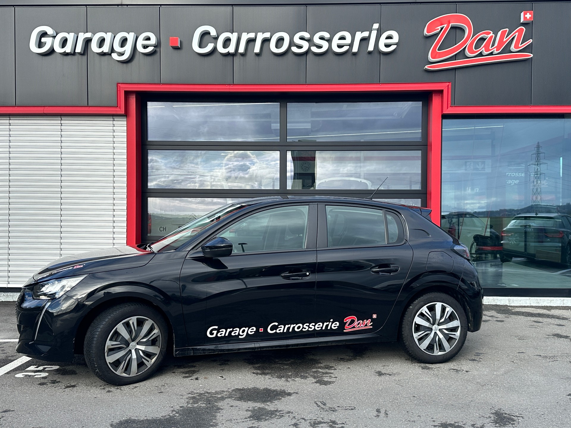 PEUGEOT 208 1.2 PureTech Active-image-0
