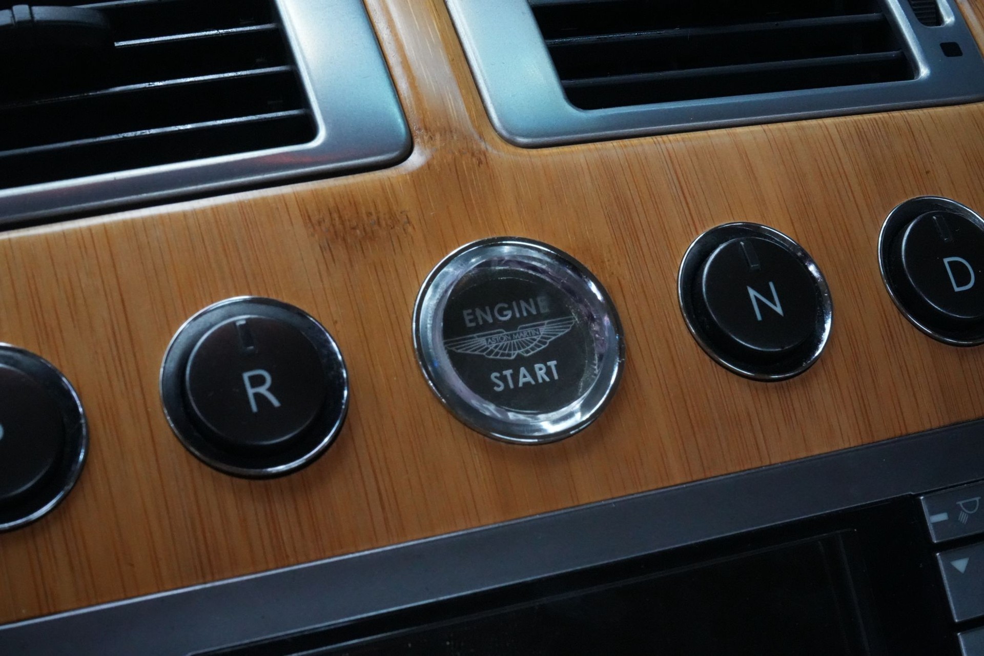 ASTON MARTIN DB9 Touchtronic 2-image-14