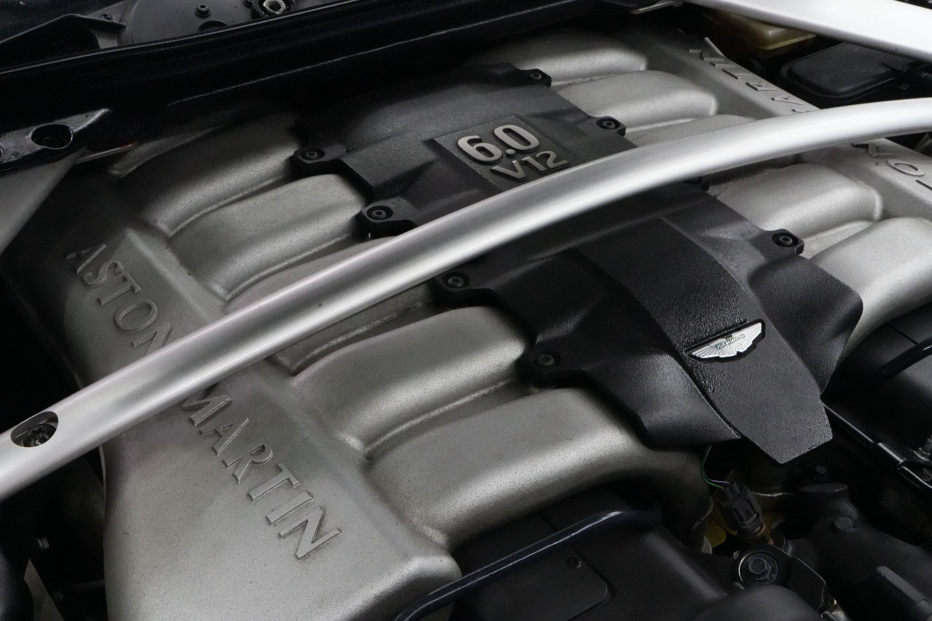 ASTON MARTIN DB9 Touchtronic 2-image-18