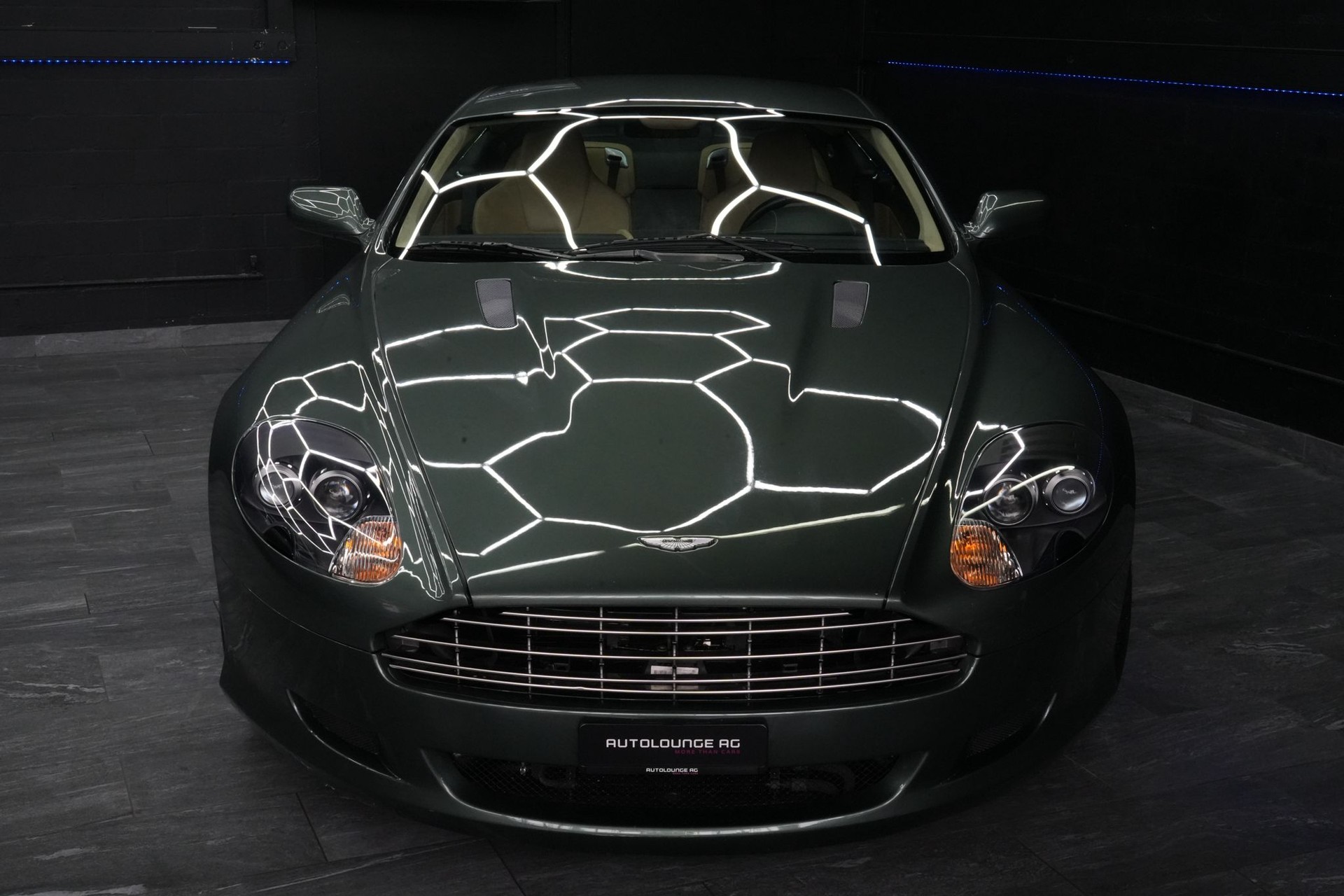 ASTON MARTIN DB9 Touchtronic 2-showroom-element-2