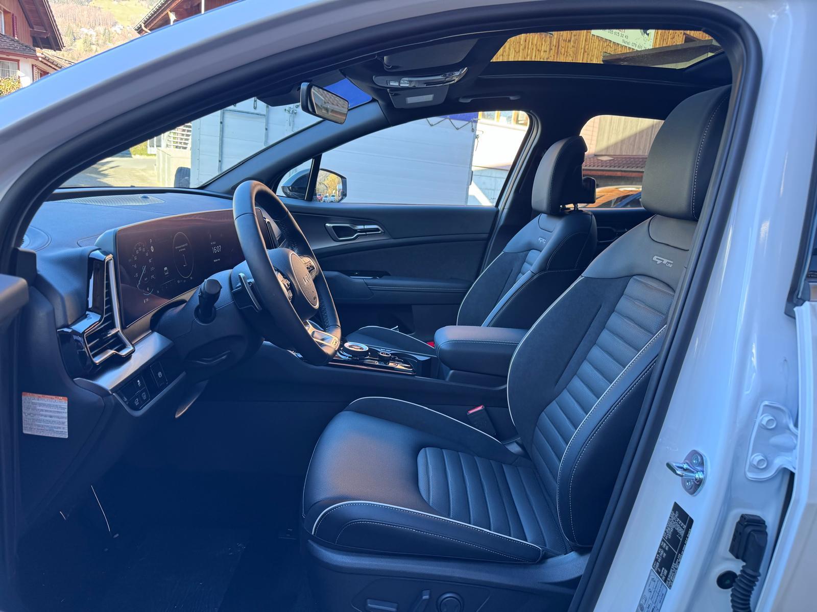 KIA Sportage 1.6 T-GDi Hybrid GT-Line-image-13