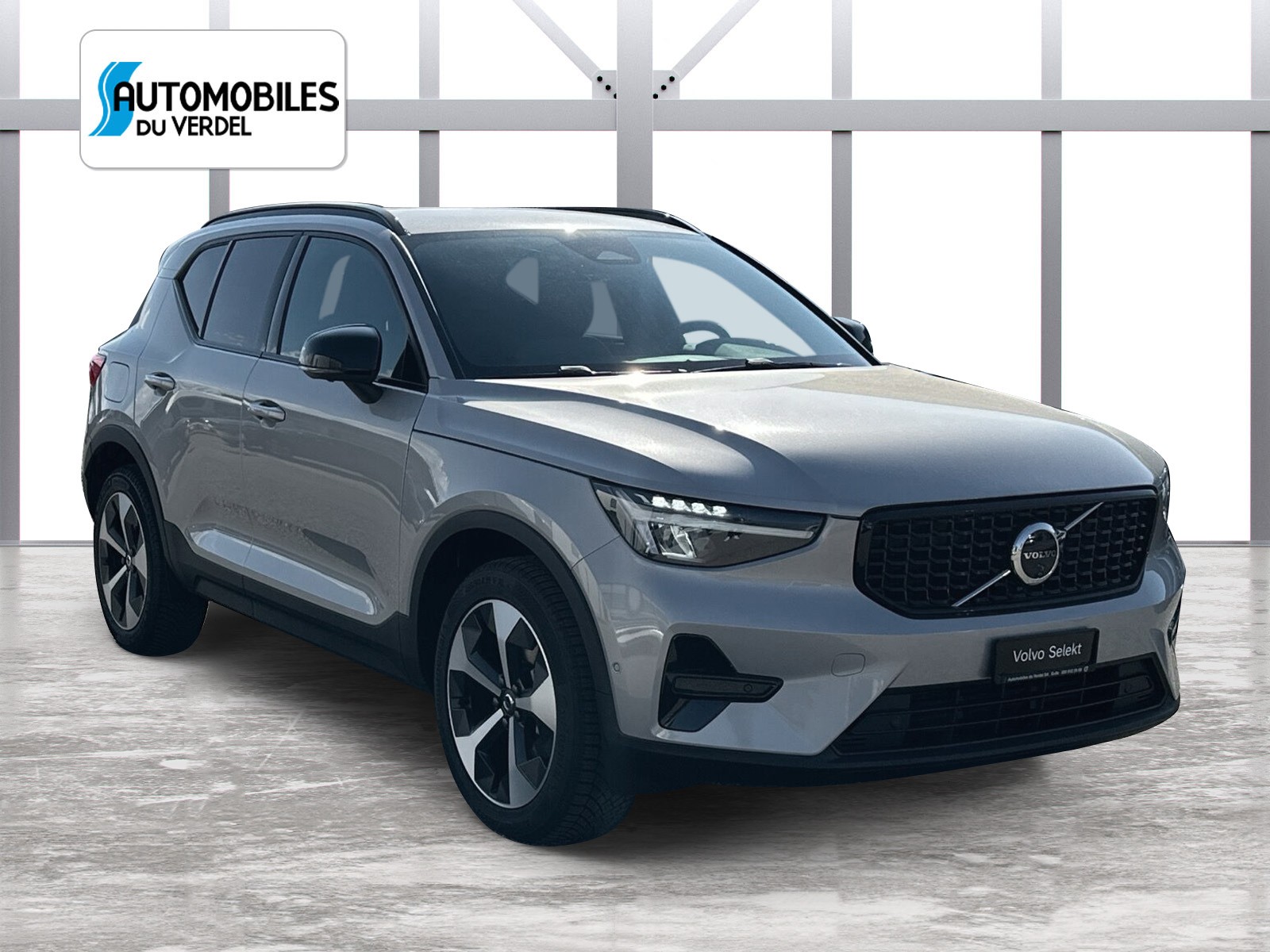 VOLVO XC40 2.0 B4 MH Plus Dark-image-7