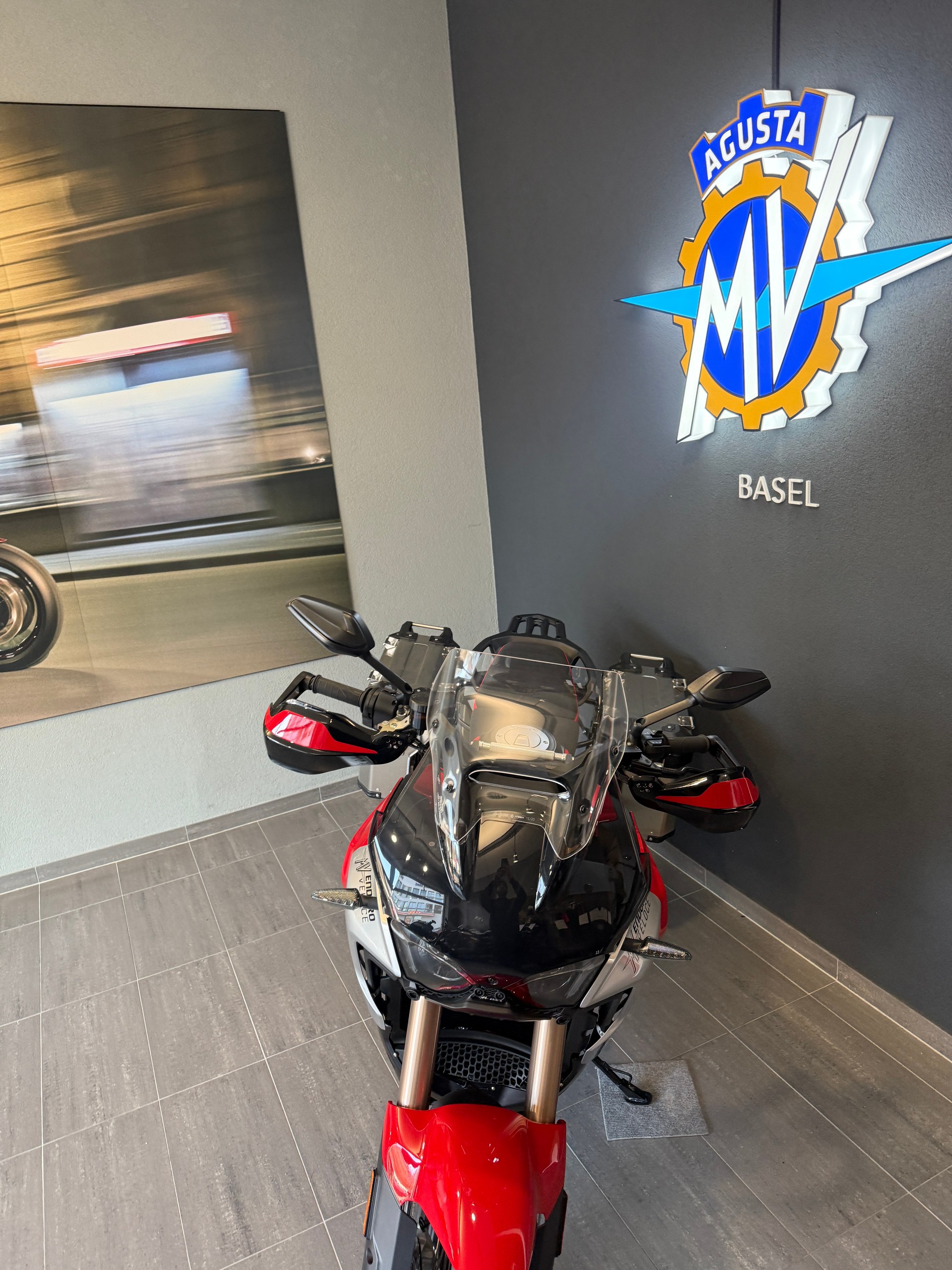 MV AGUSTA Enduro Veloce-image-4