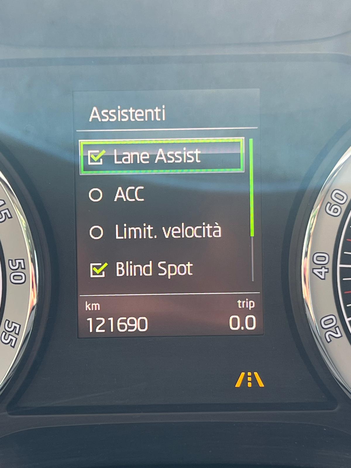 SKODA Karoq 2.0 TDI CR 4x4 DSG SportLine-image-12