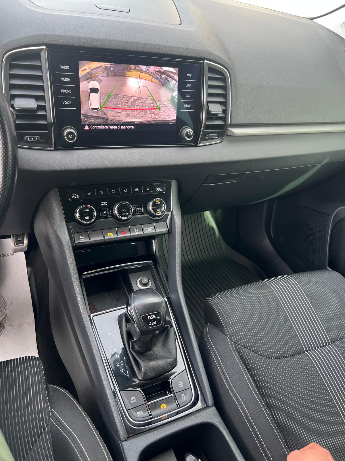 SKODA Karoq 2.0 TDI CR 4x4 DSG SportLine-image-10