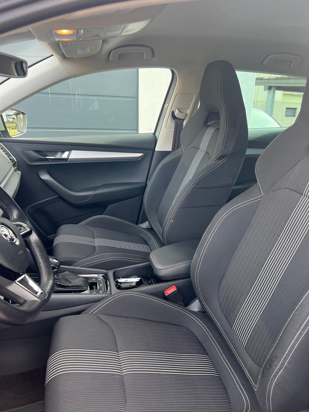 SKODA Karoq 2.0 TDI CR 4x4 DSG SportLine-image-9