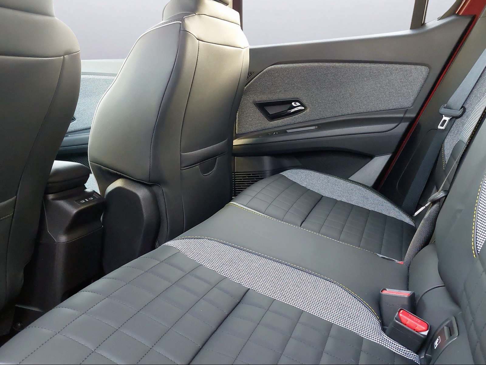 RENAULT R4 E-Tech Comfort Range iconic-image-6