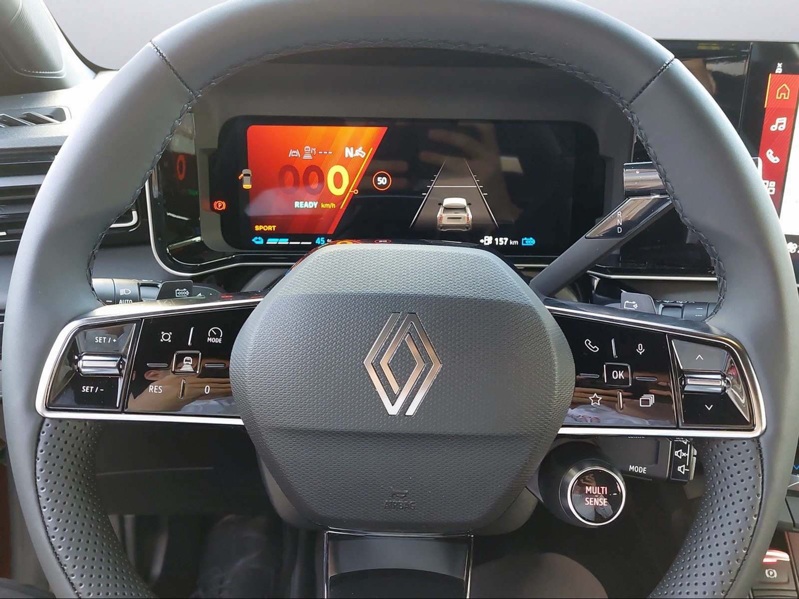 RENAULT R4 E-Tech Comfort Range iconic-image-11