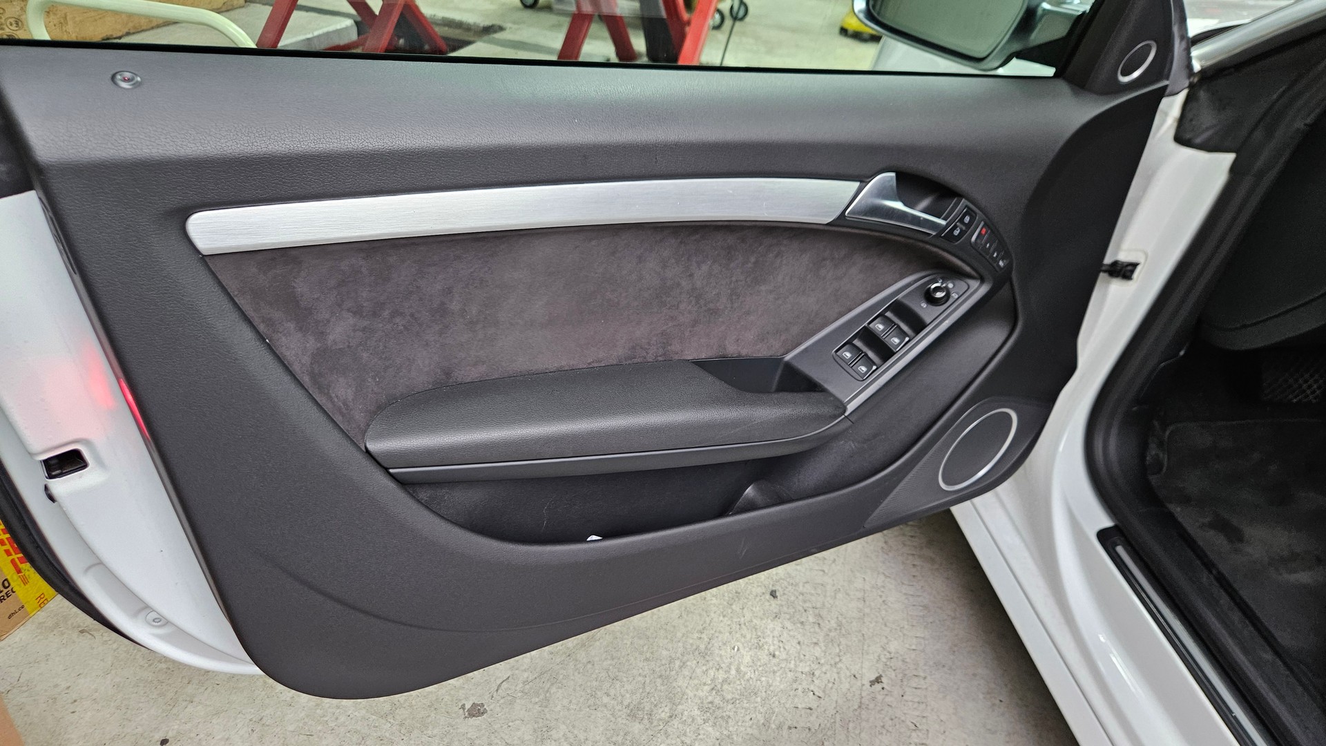 AUDI S5 Cabrio 3.0 TFSI quattro S-tronic-image-10