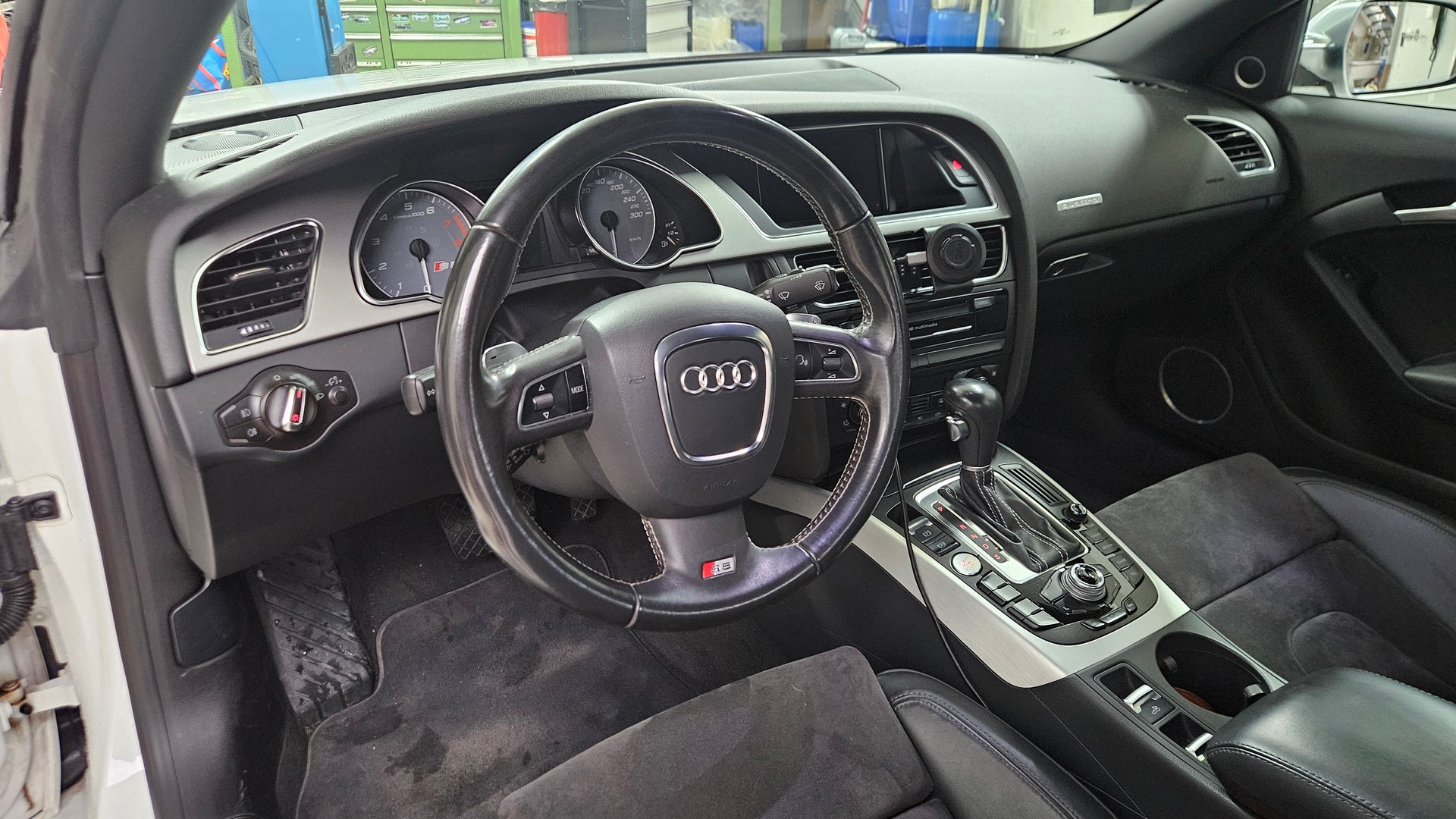AUDI S5 Cabrio 3.0 TFSI quattro S-tronic-image-7