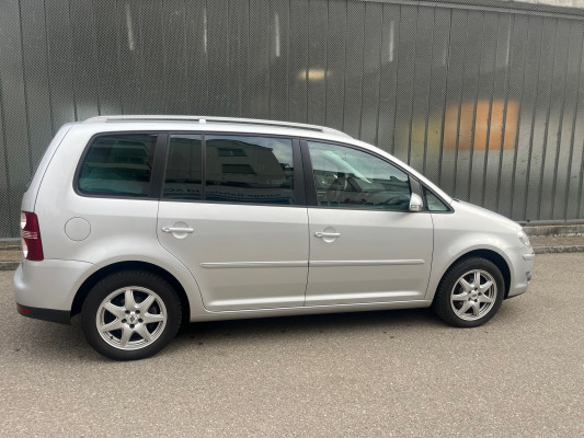 VW Touran 1.4 TSI High-image-2
