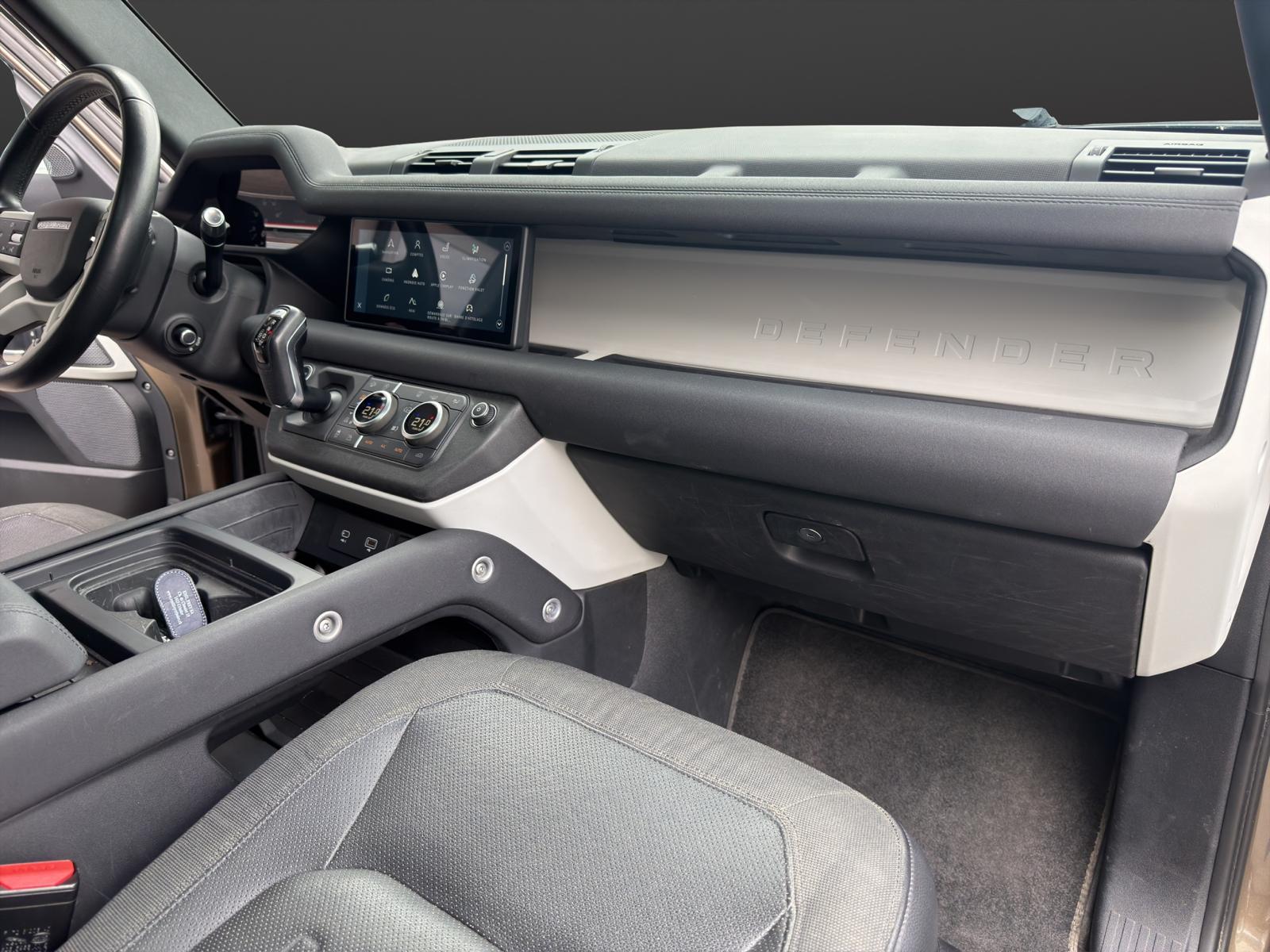 LAND ROVER Defender 110 D240 SD4 S AT8-image-13