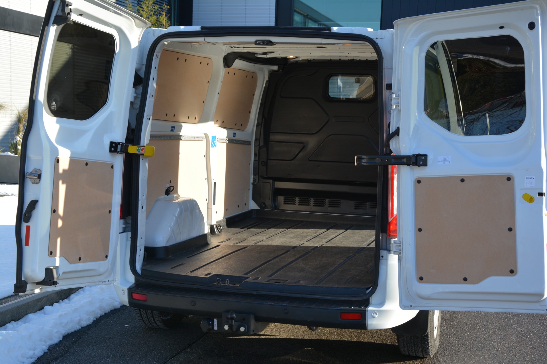 FORD Transit Custom Van 300 L2H1 Trend A-image-12