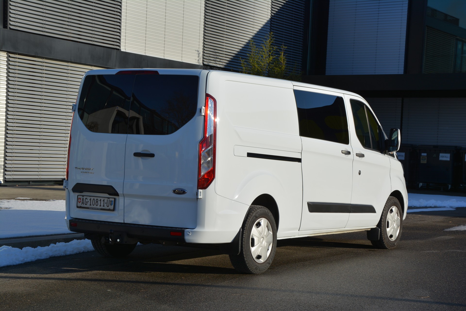 FORD Transit Custom Van 300 L2H1 Trend A-image-2