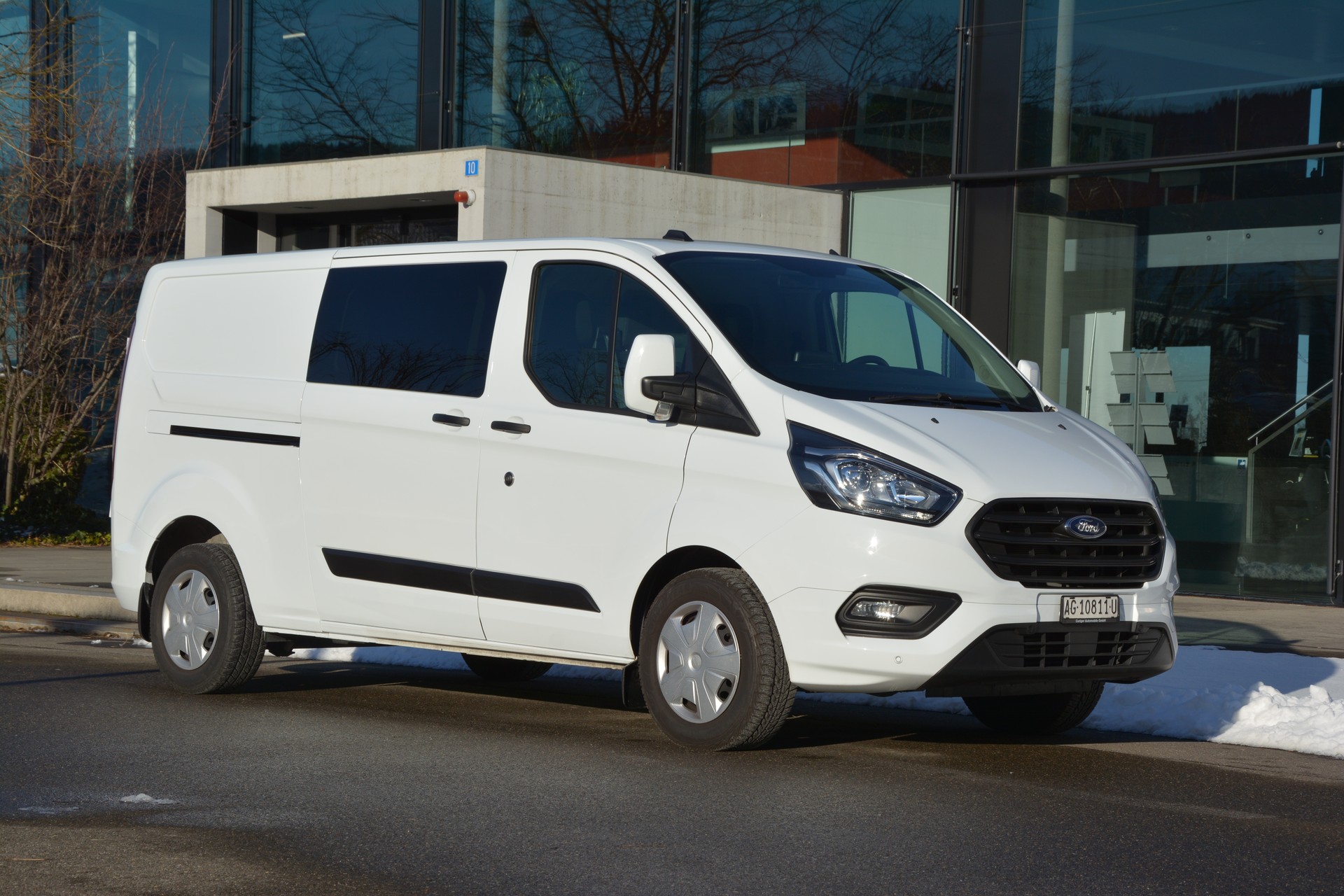 FORD Transit Custom Van 300 L2H1 Trend A-image-0