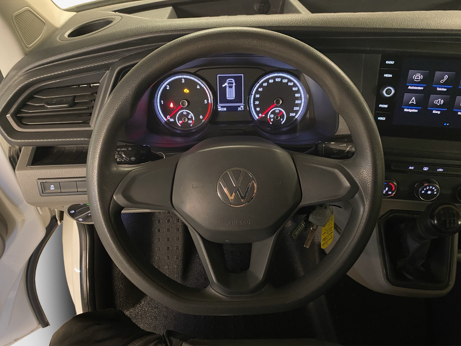 VW T6.1 2.0 TDI 4Motion-image-9