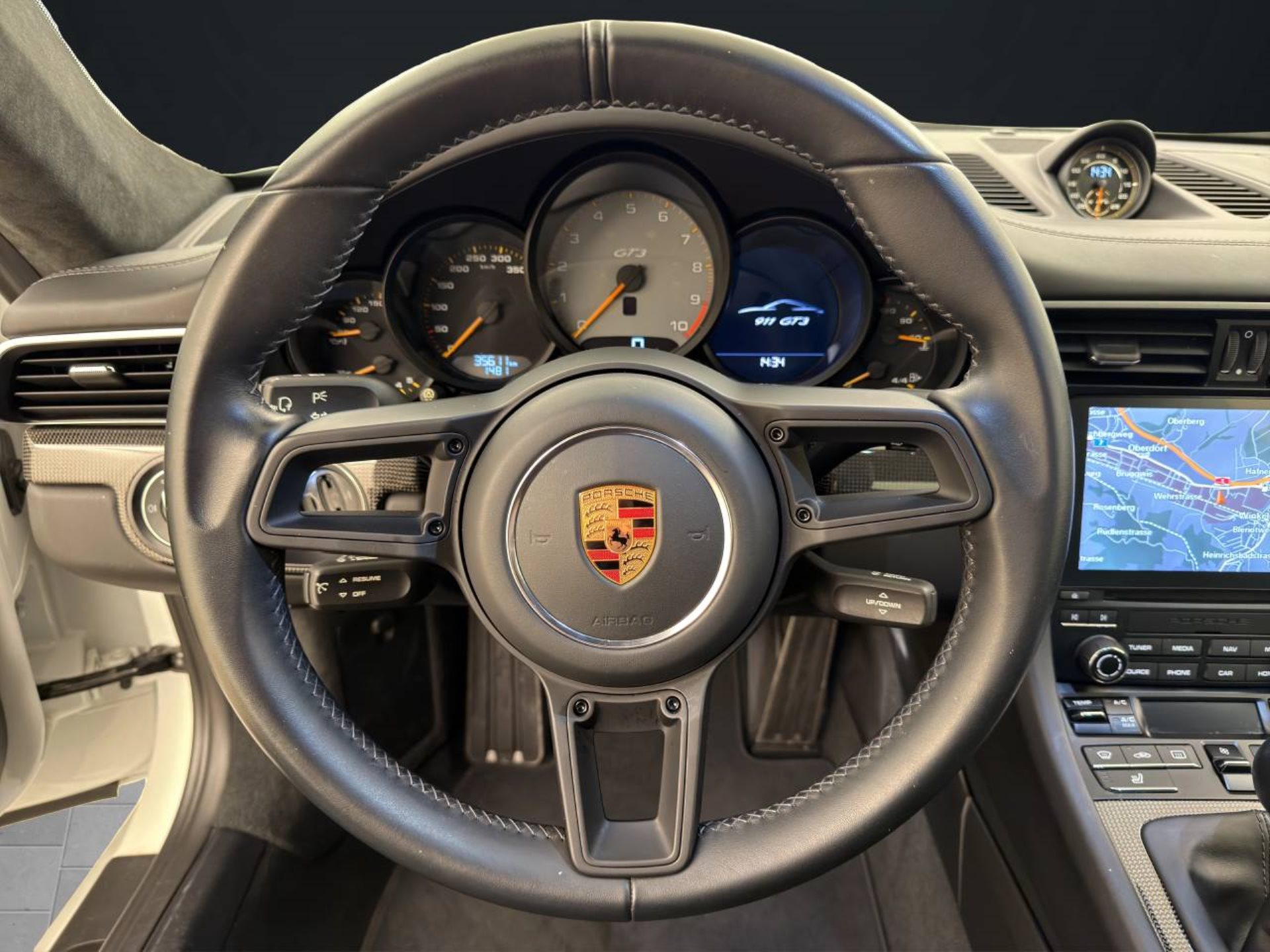 PORSCHE 911 GT3-image-12