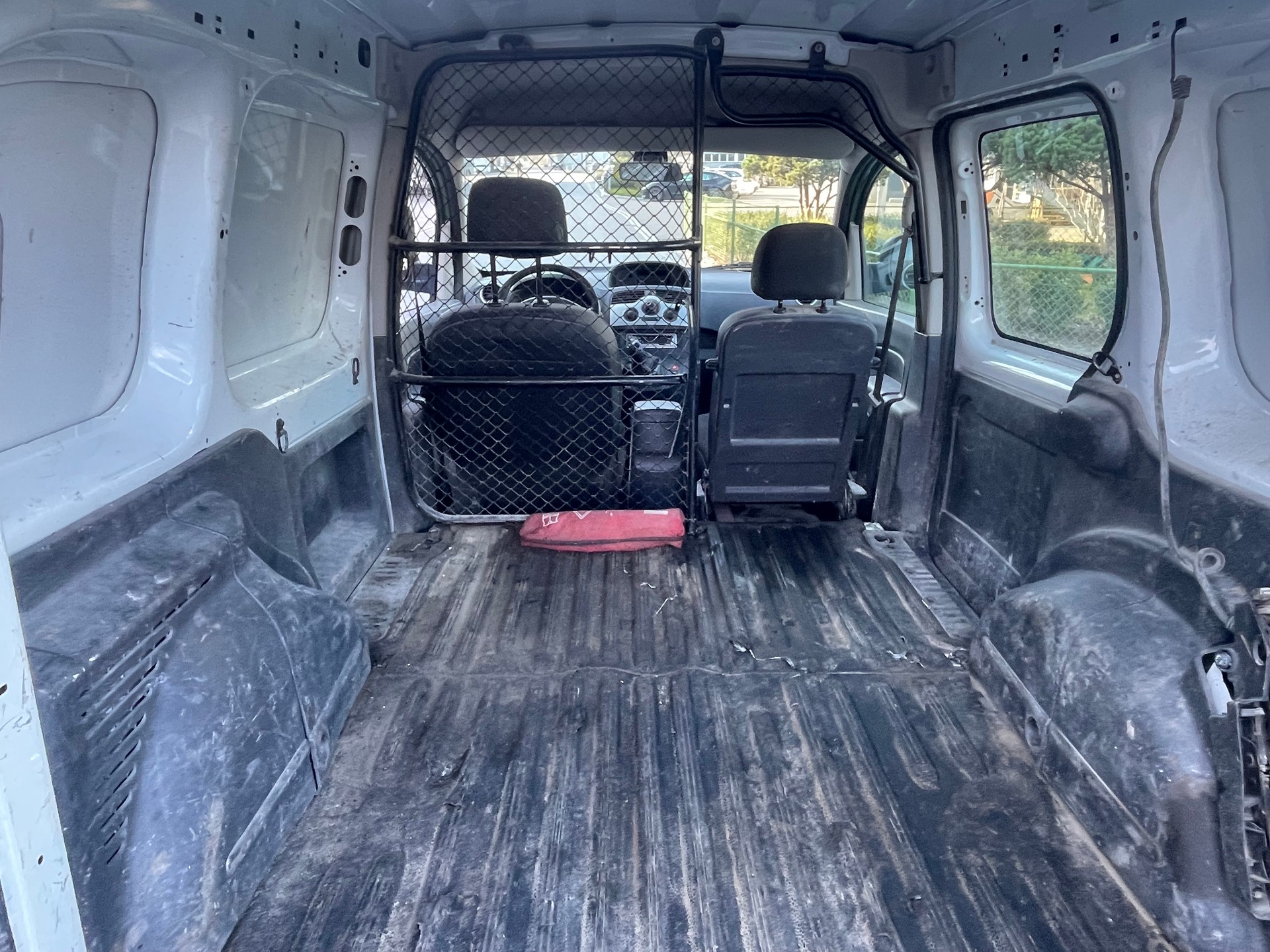 RENAULT Kangoo dCi90-image-9