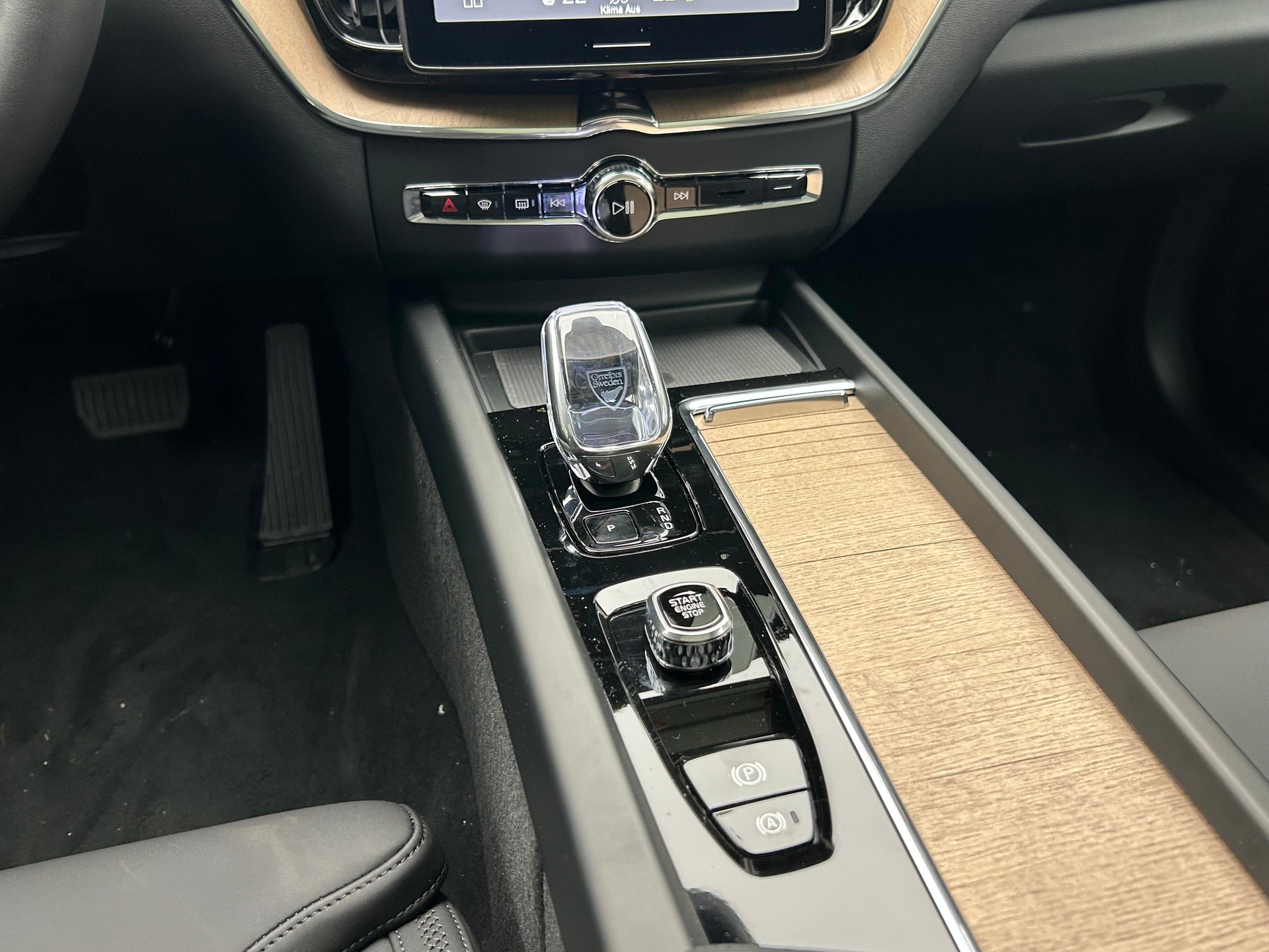 VOLVO XC60 2.0 T6 TE Ultra Dark eAWD-image-15