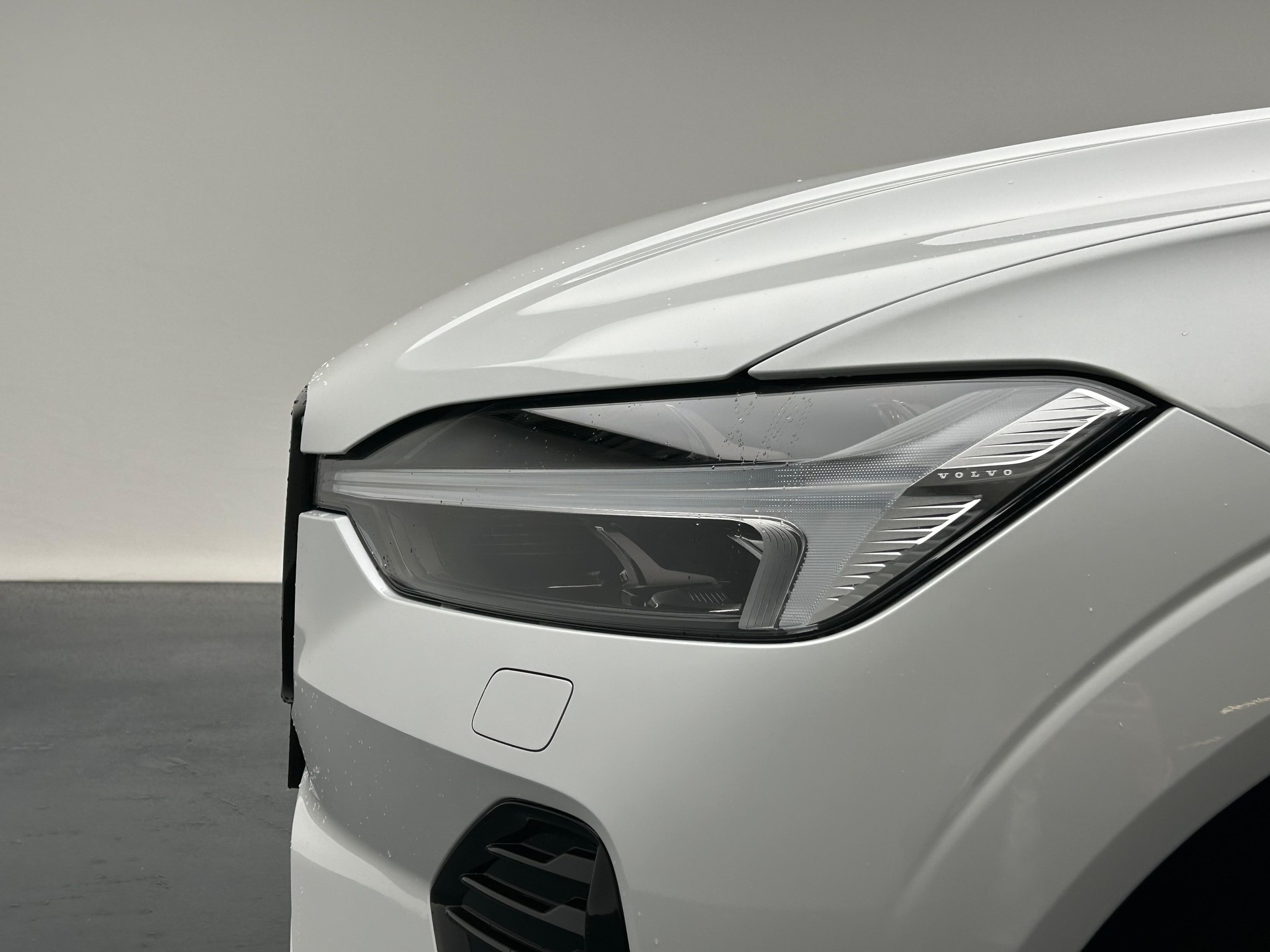 VOLVO XC60 2.0 T6 TE Ultra Dark eAWD-image-2