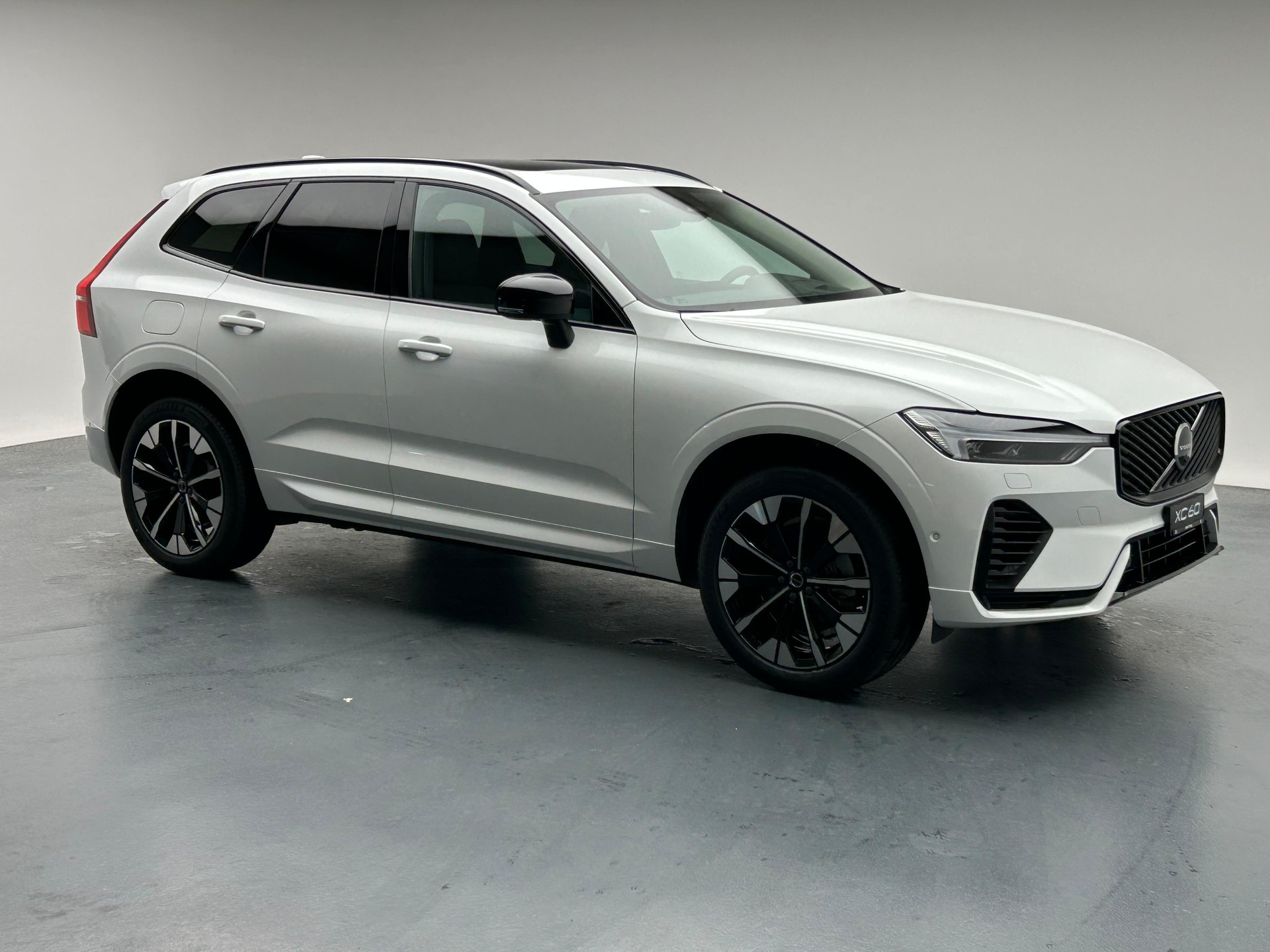 VOLVO XC60 2.0 T6 TE Ultra Dark eAWD-image-28