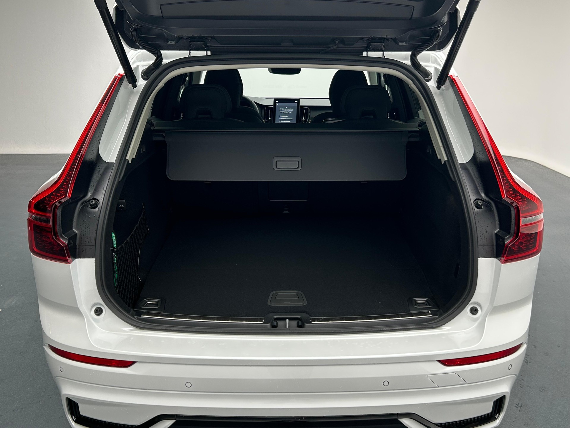 VOLVO XC60 2.0 T6 TE Ultra Dark eAWD-image-24