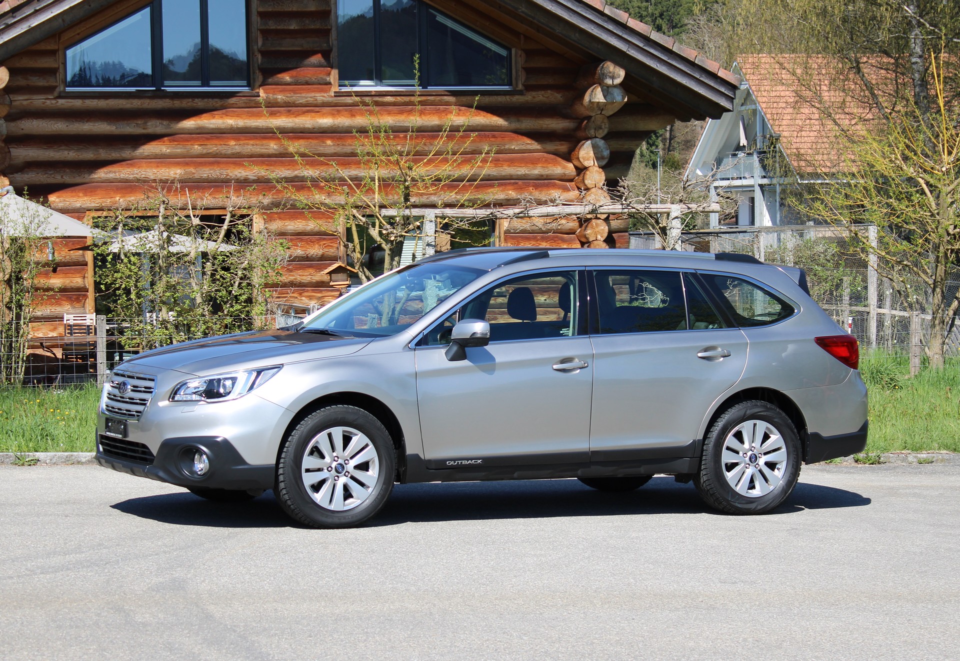 SUBARU Outback 2.5i Swiss AWD Lineartronic-image-0