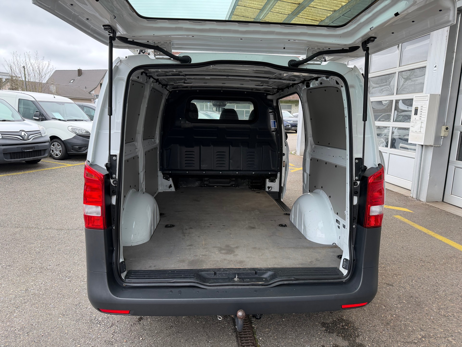 MERCEDES-BENZ Vito 110 CDI Worker Lang FWD-image-13